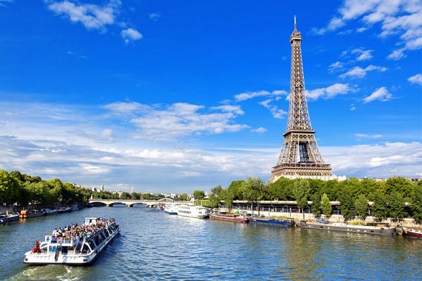 Foto panorámica del río Sena con la Torre Eiffel de fondo. | Foto: Public Domain Pictures