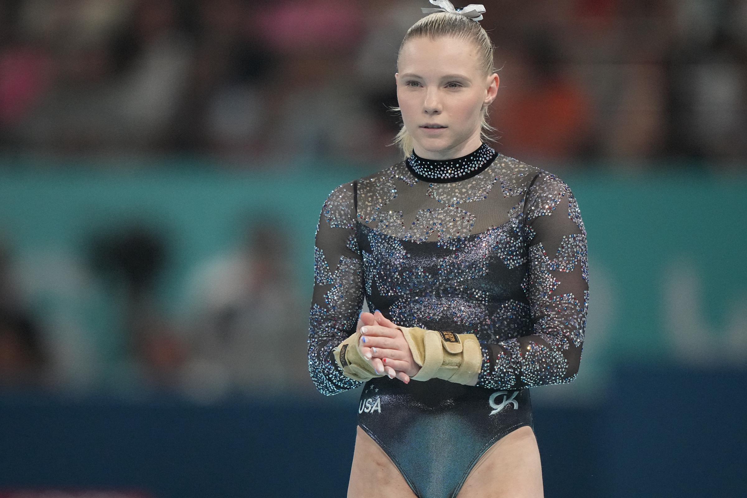 Jade Carey realizando el salto durante la clasificación femenina en París, Francia, el 28 de julio de 2024 | Fuente: Getty Images