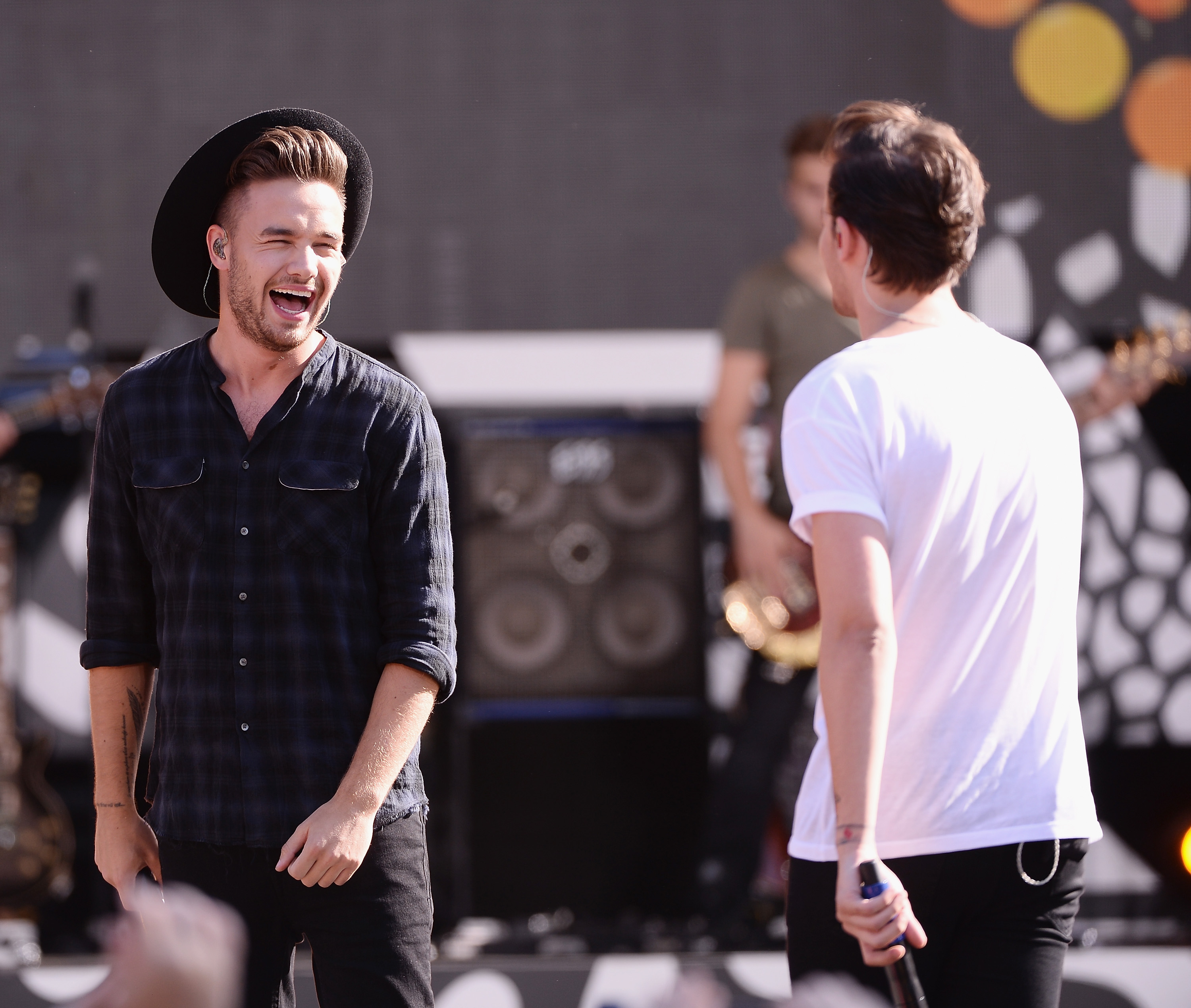 Liam Payne y Louis Tomlinson actúan en "Good Morning America" en Central Park, Nueva York, el 4 de agosto de 2015 | Fuente: Getty Images