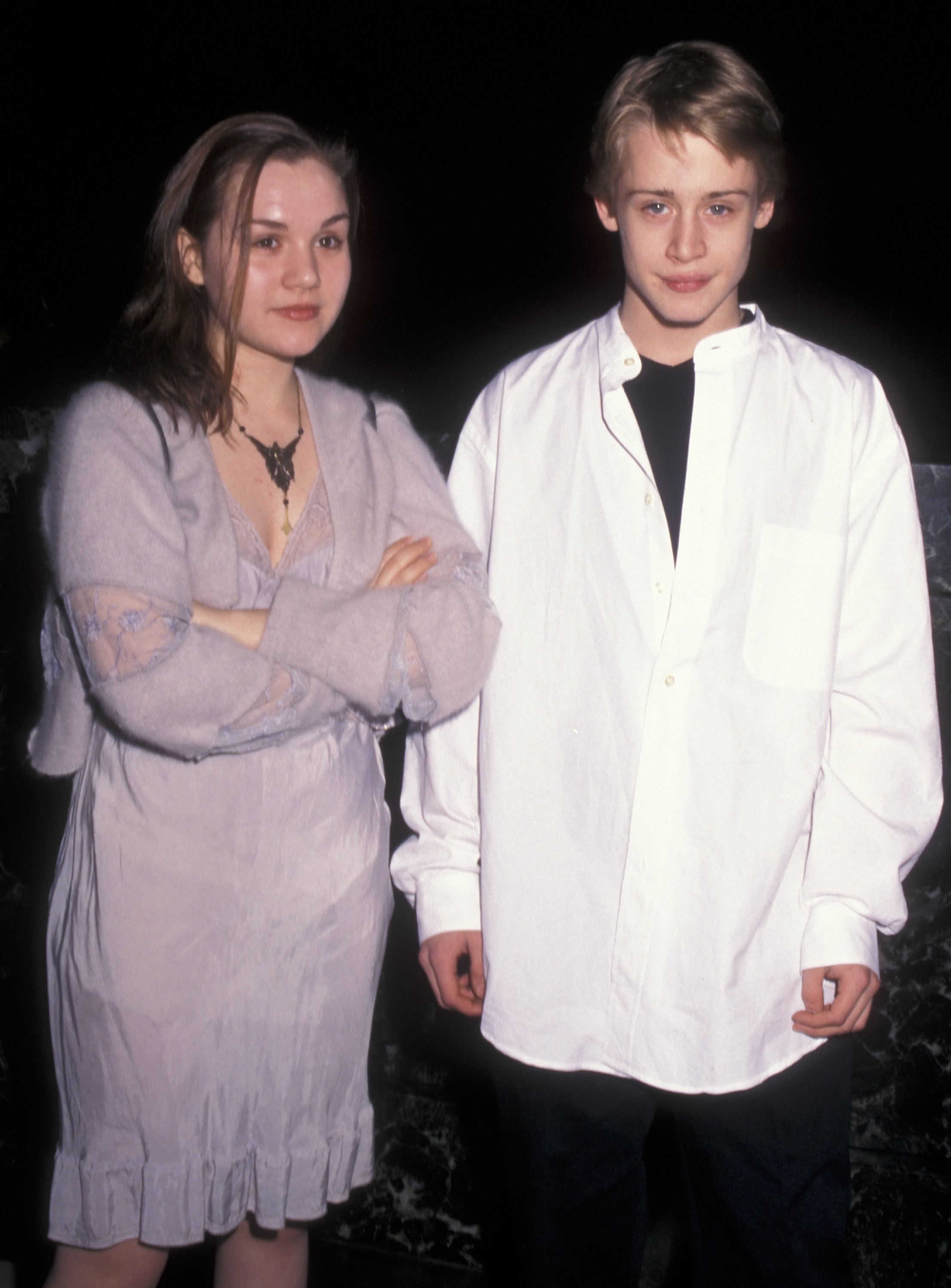 Rachel Miner y Macaulay Culkin en la fiesta de proyección de "Gia", el 28 de enero de 1998 en el Equitable Center de Nueva York. | Foto: Getty Images