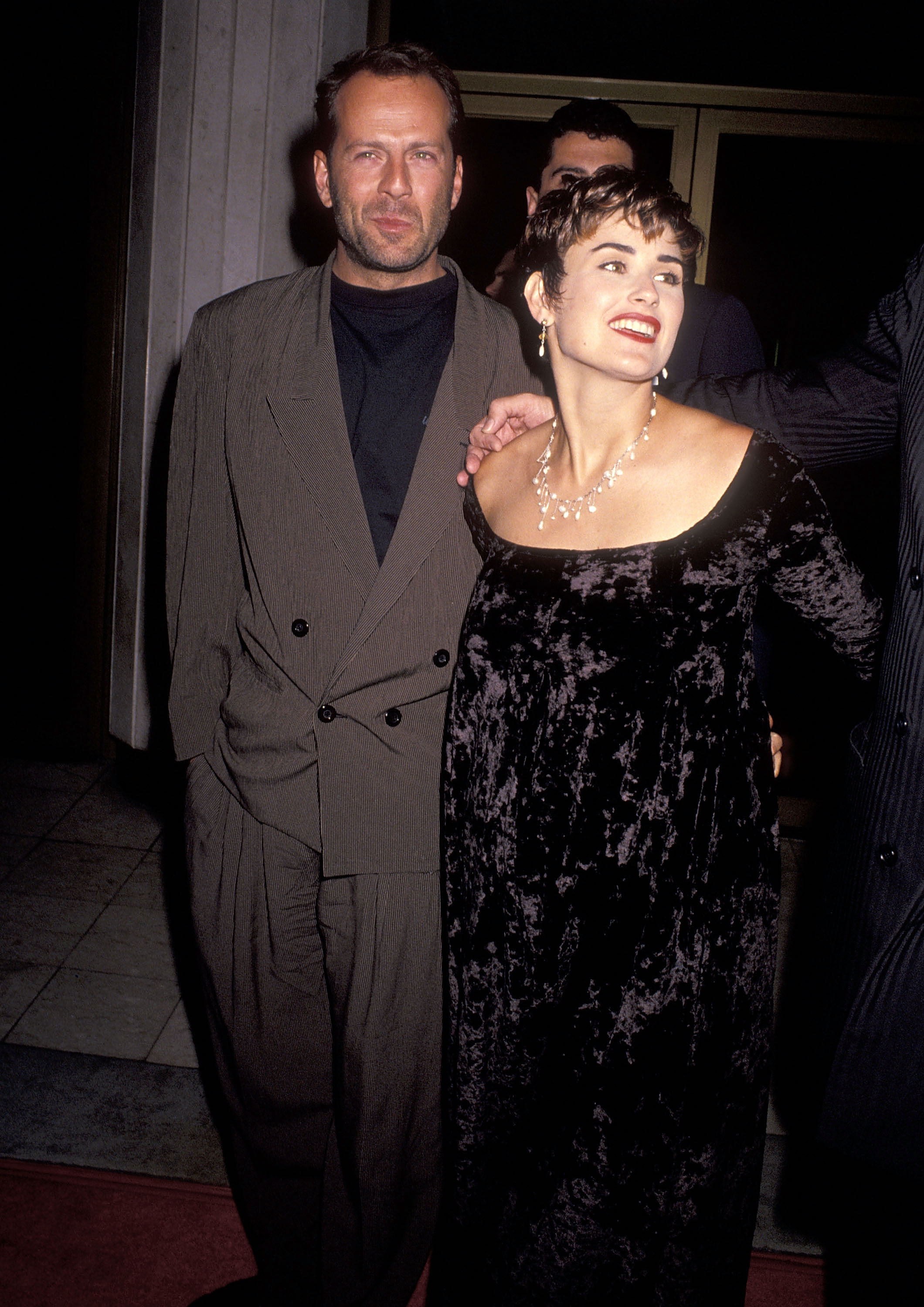 Años después de esta foto, Bruce tuvo otras dos hijas, Mabel y Evelyn, con Emma Heming Willis, formando así una familia reconstituida que acabaría por reunir a su exesposa y a su actual esposa. | Fuente: Getty Images