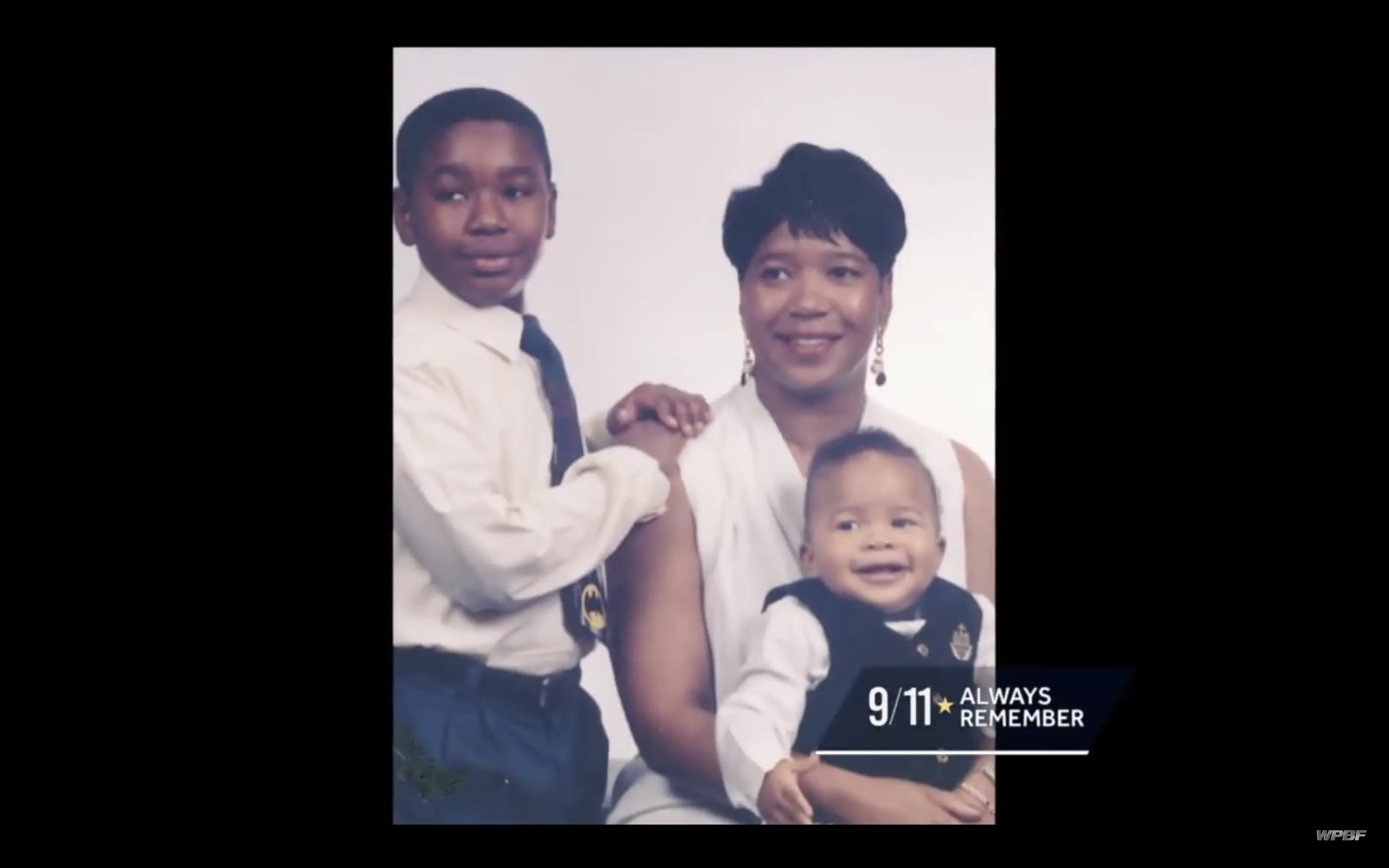 CeeCee Ross-Lyles y sus hijos Jerome y Jevon. | Foto: youtube.com/@WPBF