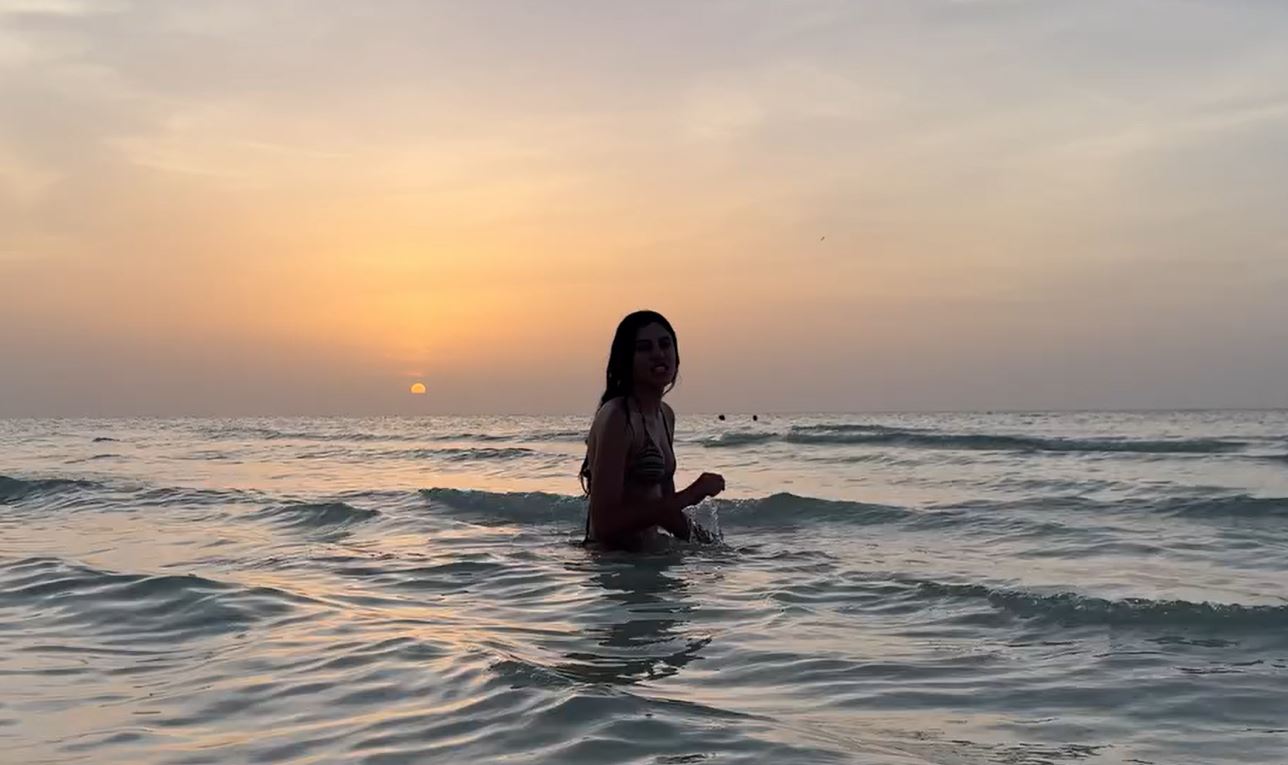 Rebeca Ricosta en sus vacaciones en Holbox, México | Fuente: Instagram/leosbaraglia