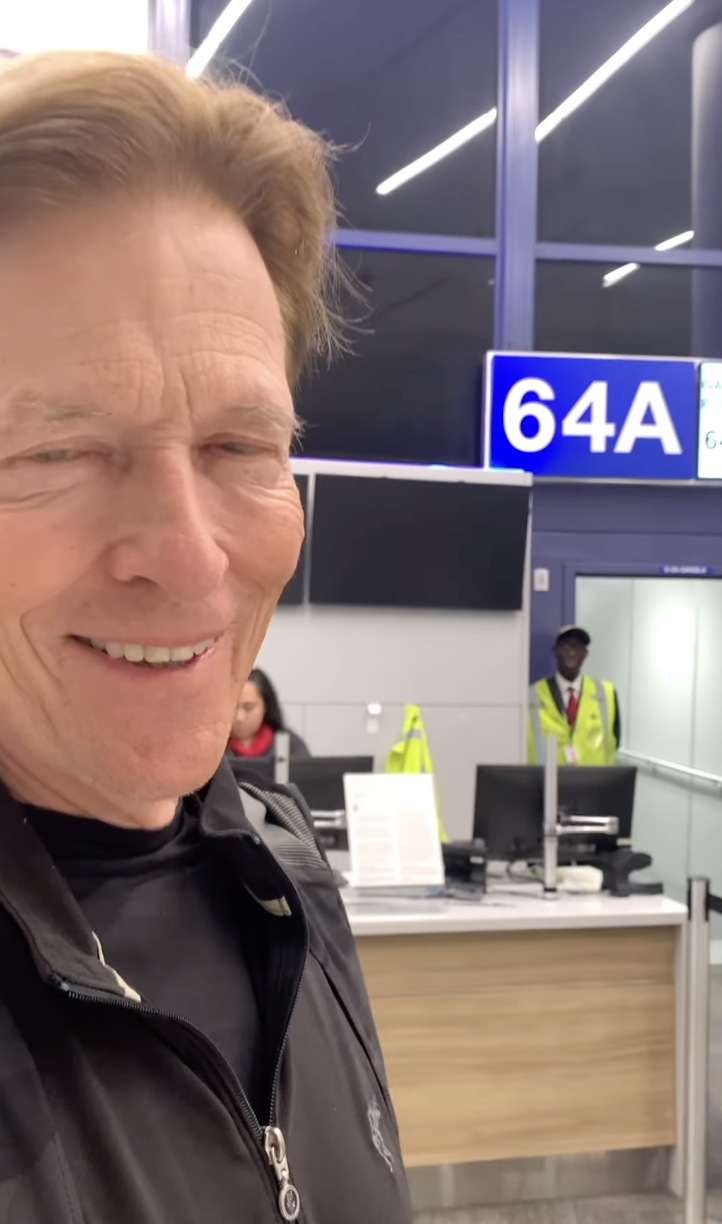 Jack Wagner fotografiado en el aeropuerto, el 15 de julio de 2024 | Fuente: Instagram/jackwagnerofficial