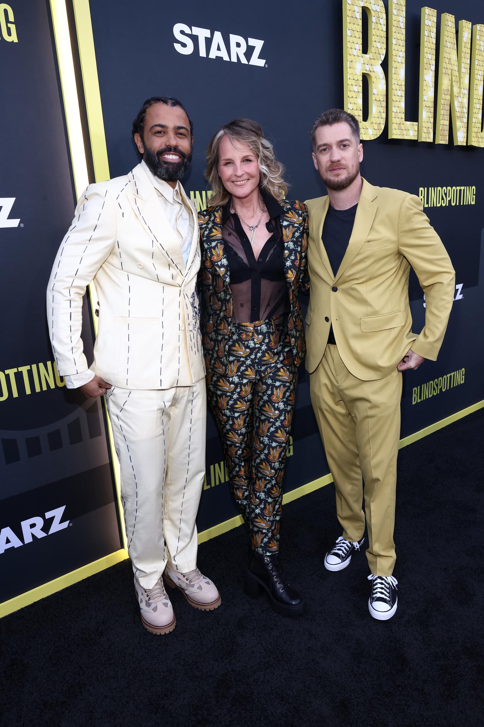 Daveed Diggs, Helen Hunt y Rafael Casal en Los Ángeles, California, el 11 de abril de 2023 | Fuente: Getty Images