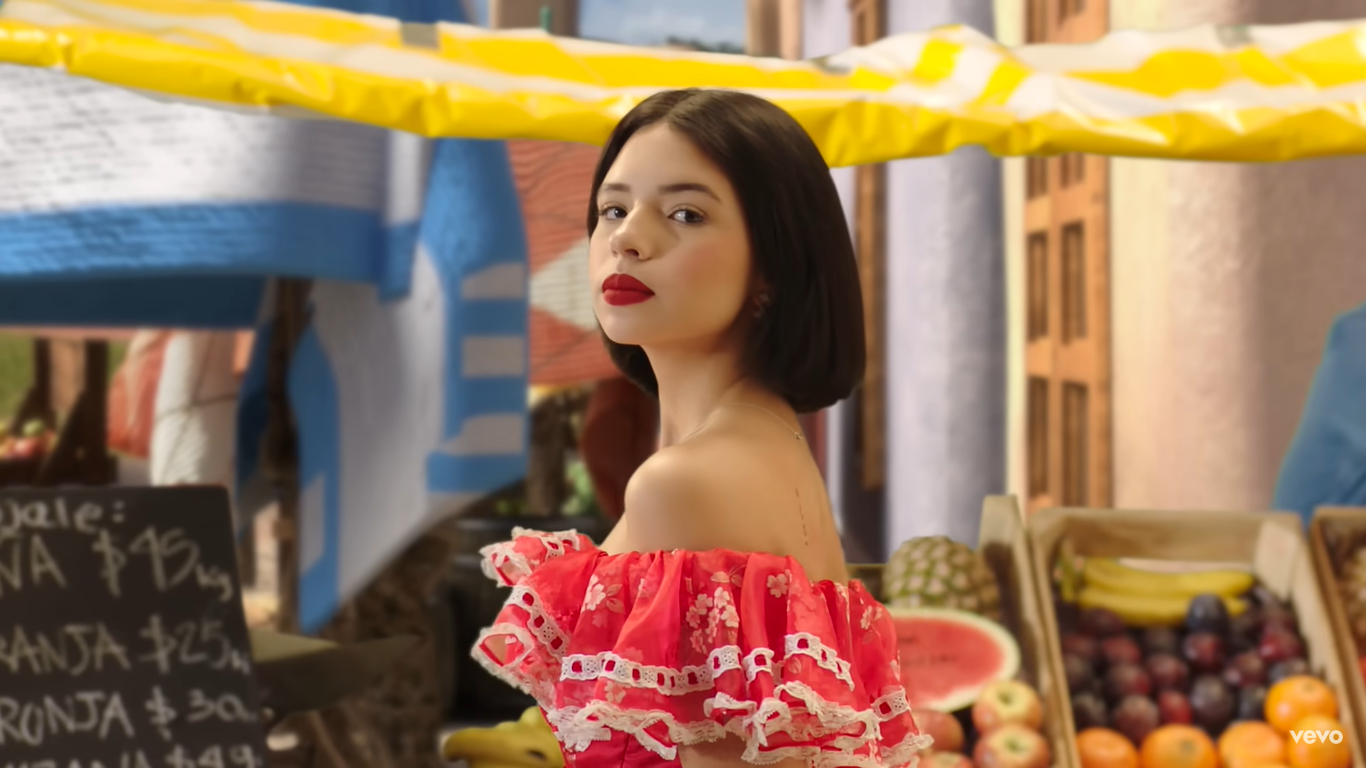 Ángela Aguilar en el video de "Dime como quieras". | Foto: YouTube/Christian Nodal