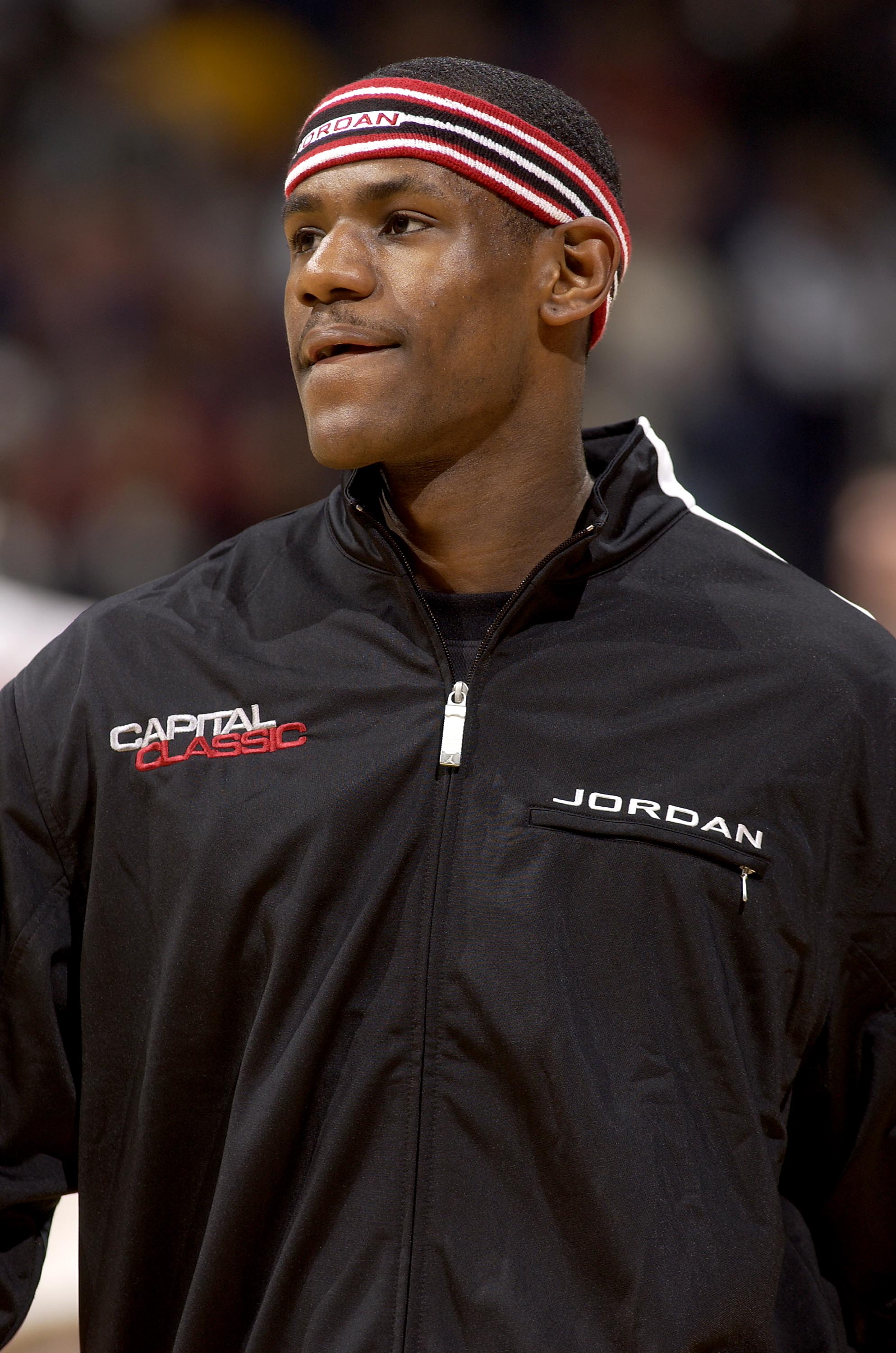 LeBron James antes del Jordan Capital Classic el 17 de abril de 2003 en Washington DC | Foto: Getty Images