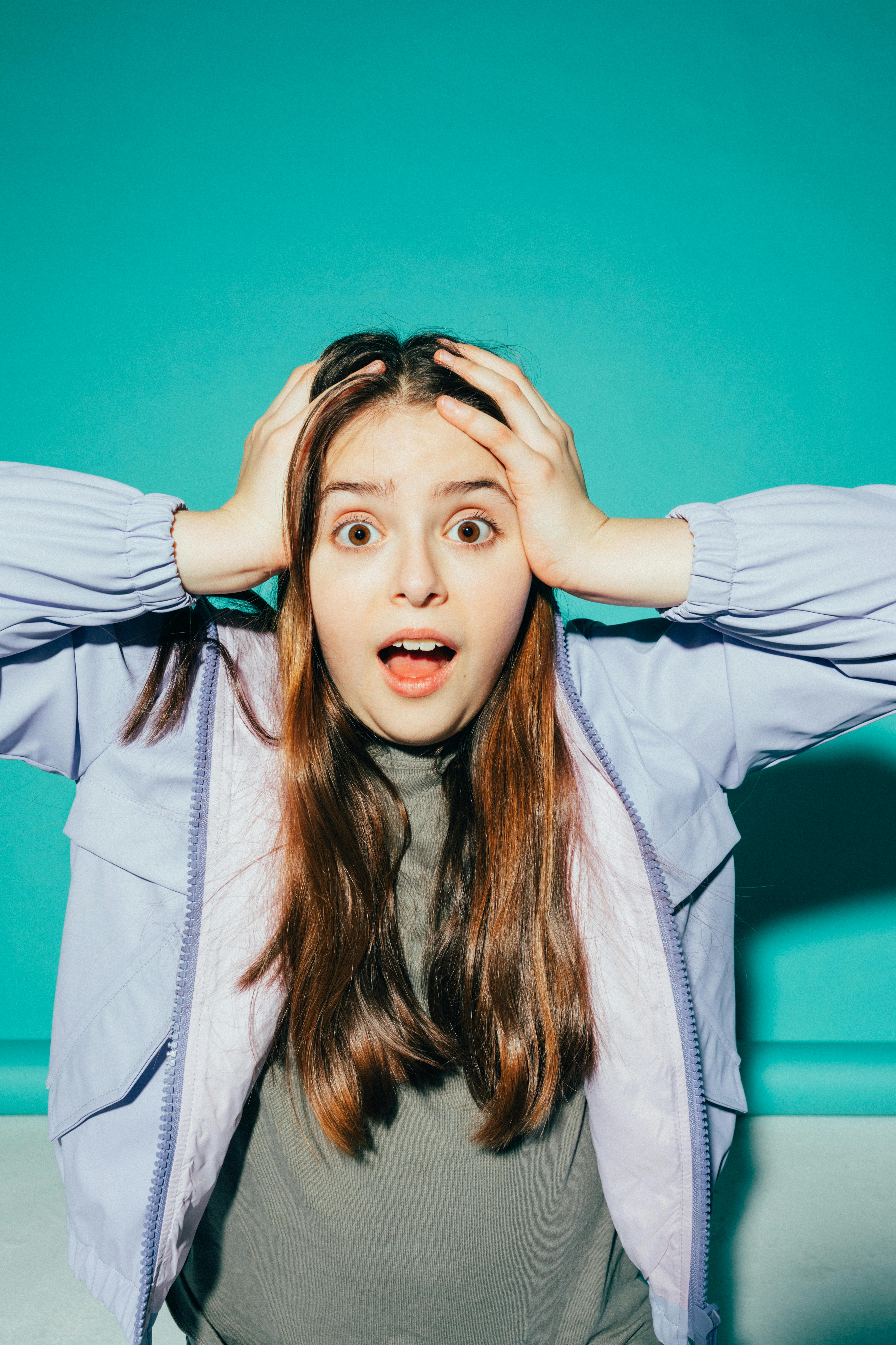 Una chica sorprendida | Fuente: Pexels