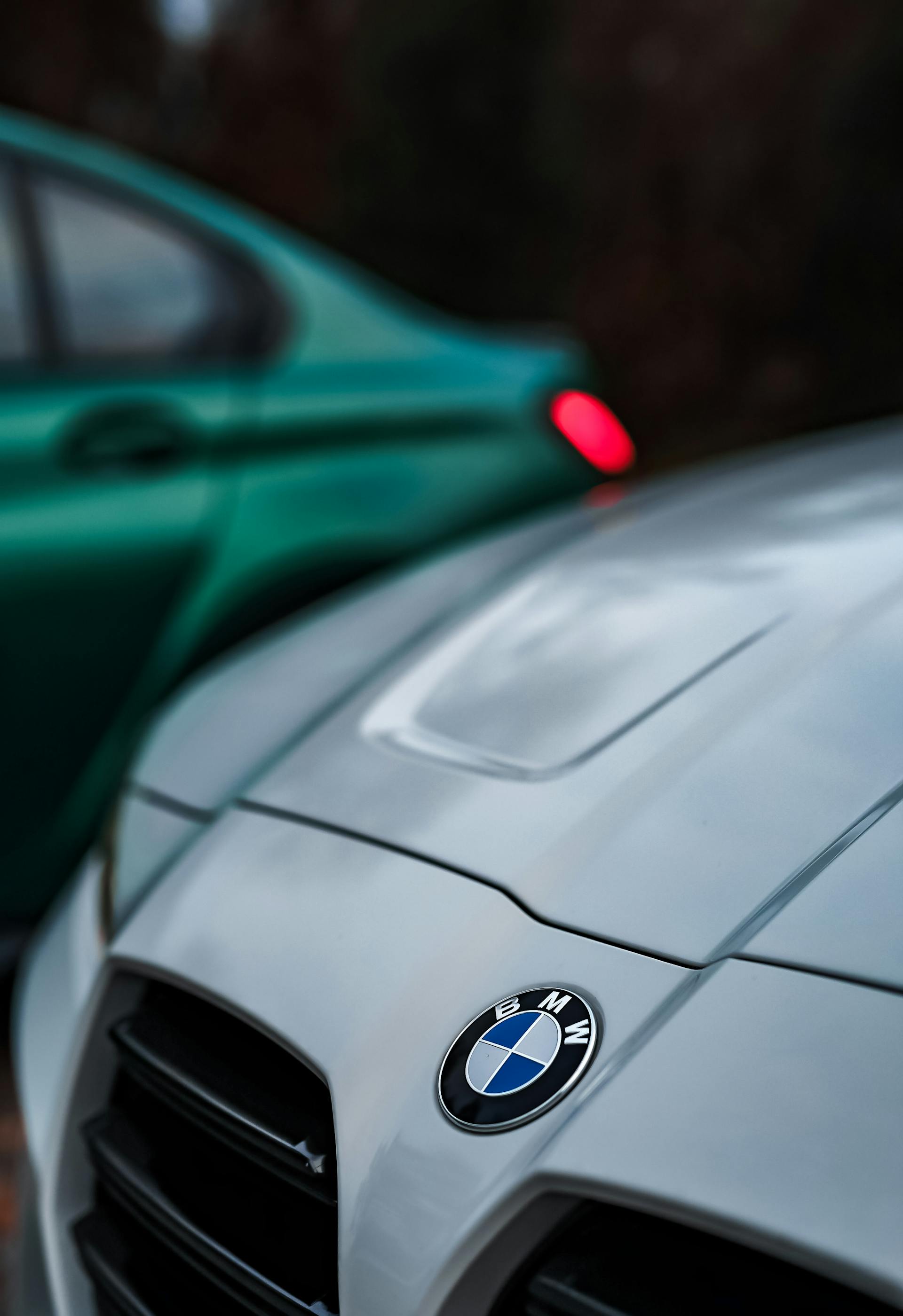 Primer plano del logotipo de BMW en un Automóvil | Fuente: Pexels