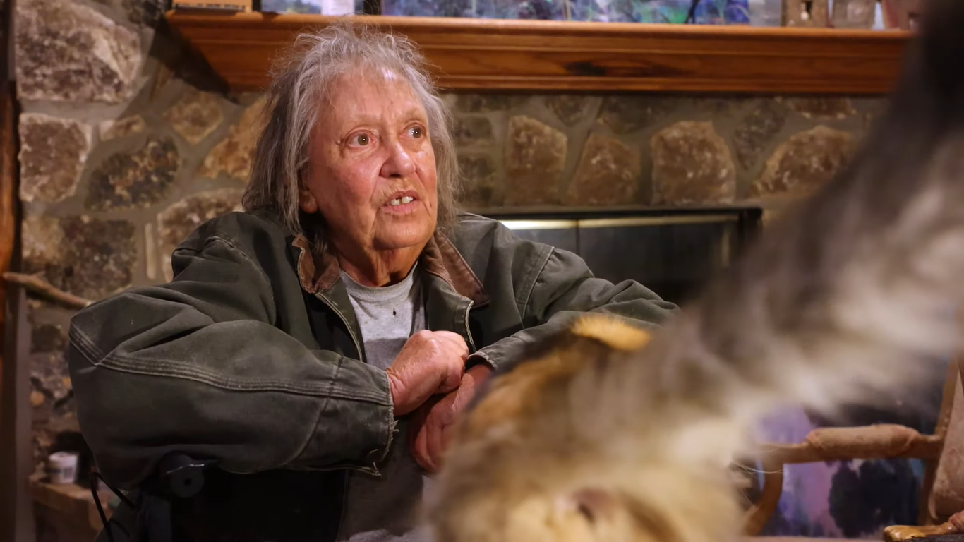 Shelley Duvall en el plató de "The Forrest Hills", 2023 | Fuente: YouTube/TheForrestHills