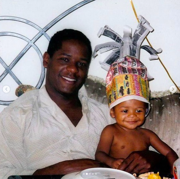 Una foto de antaño de Blair Underwood y su hijo menor, Blake Underwood, publicada el 29 de septiembre de 2021. | Fuente: Instagram/blairunderwood_official