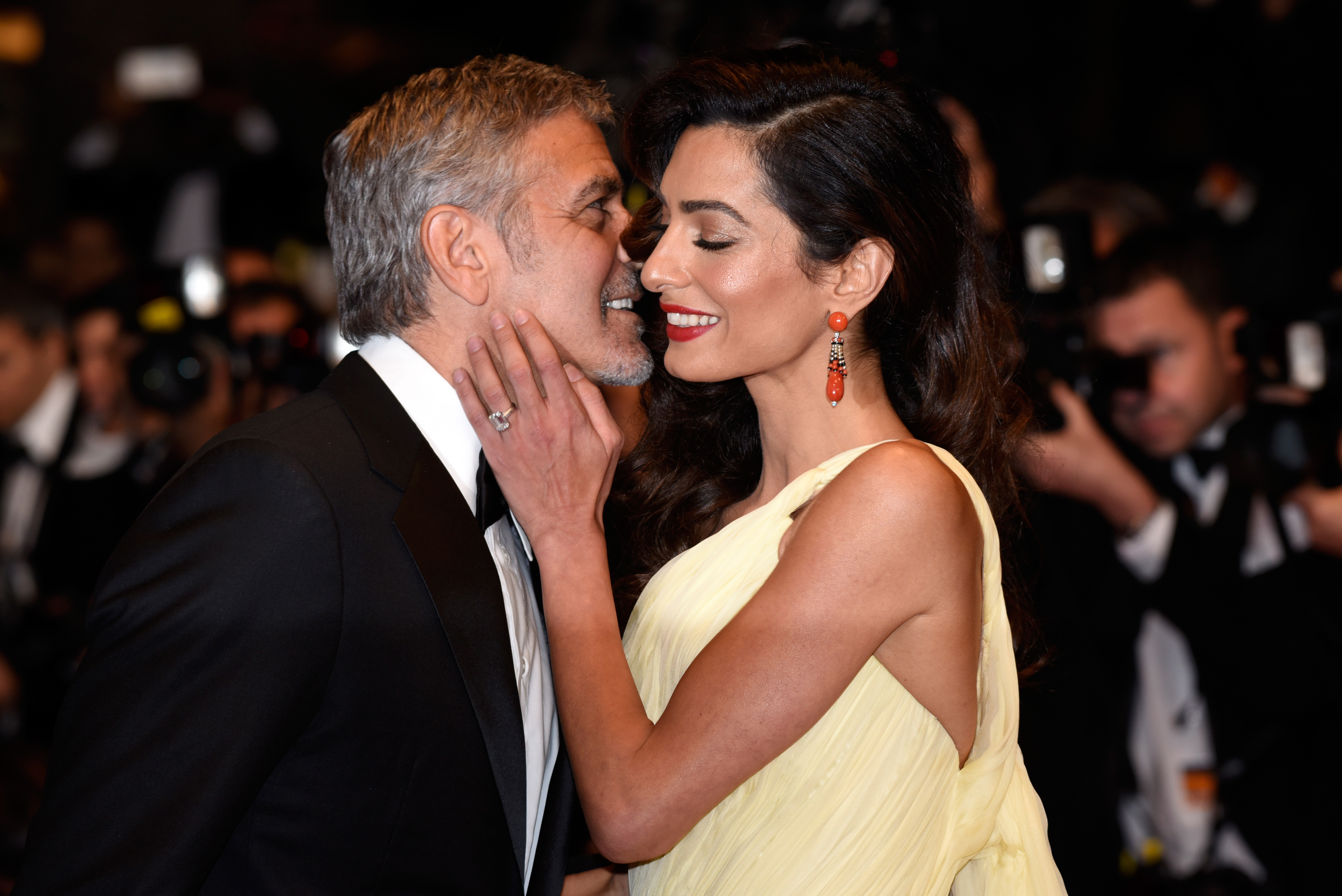 George y Amal Clooney asisten al estreno de "Money Monster" durante el 69º Festival Anual de Cine de Cannes en el Palais des Festivals el 12 de mayo de 2016 en Cannes, Francia | Foto: Getty Images