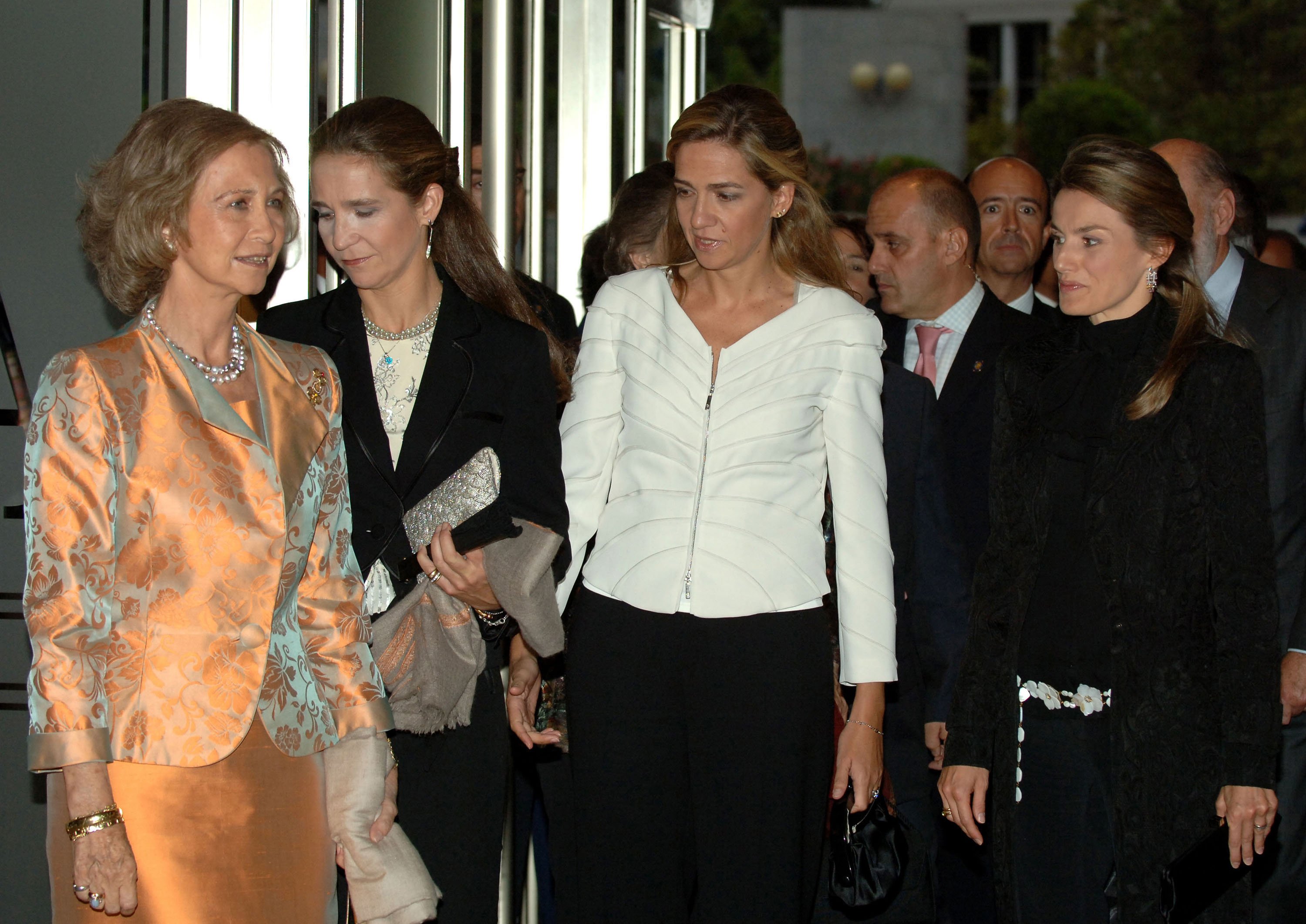 La Reina Sofía, Elena de España, Cristina de España y la Reina  Letizia. | Foto: Getty Images