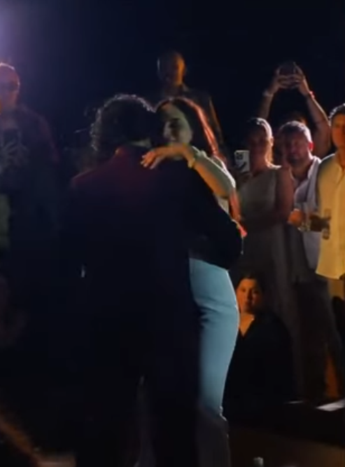 El vestido sirena de Paty Cantú. | Foto: YouTube.com/Excelsior