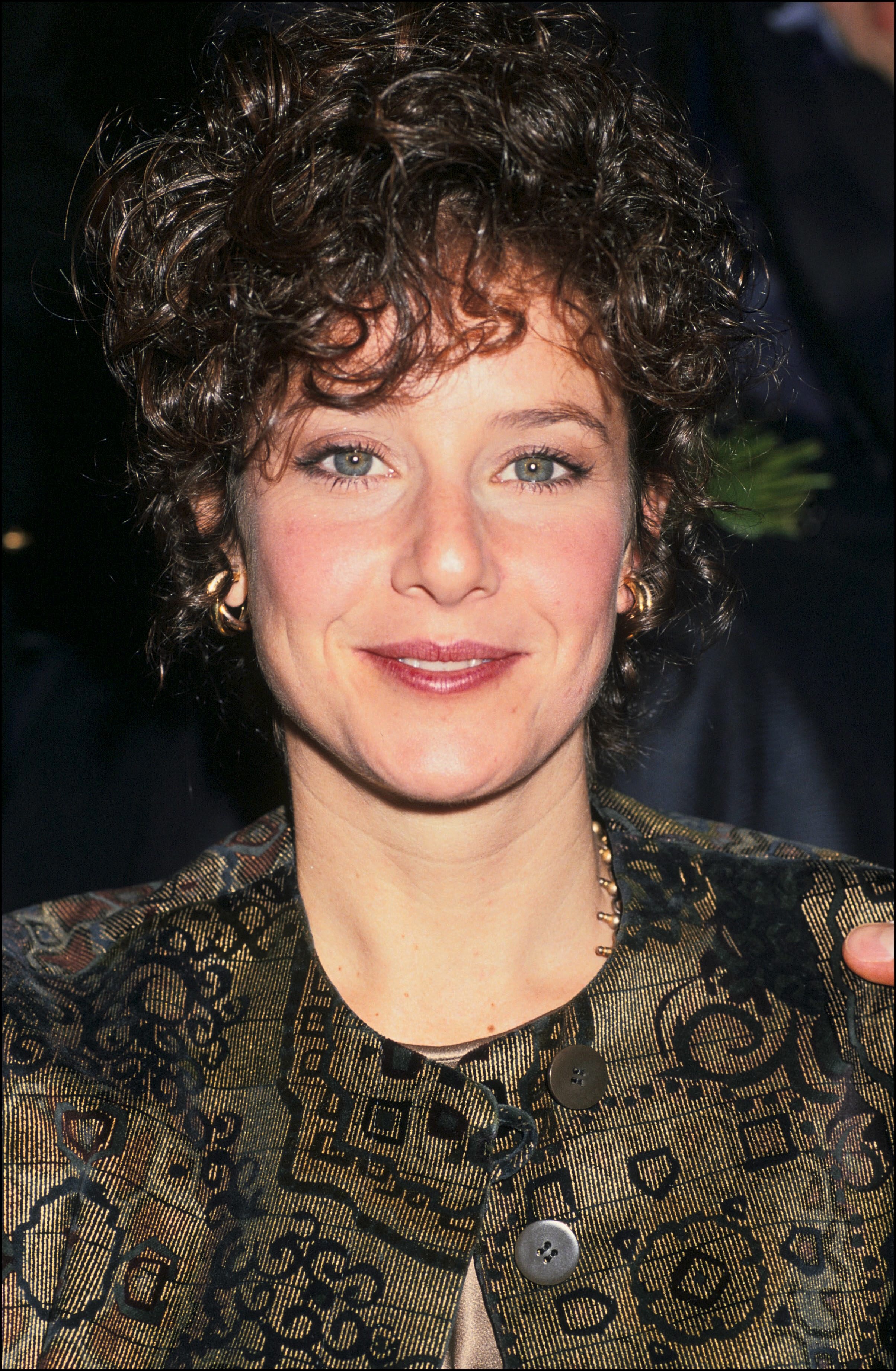 Debra Winger asiste al estreno de "Un té en el Sáhara", 1990 | Fuente: Getty Images