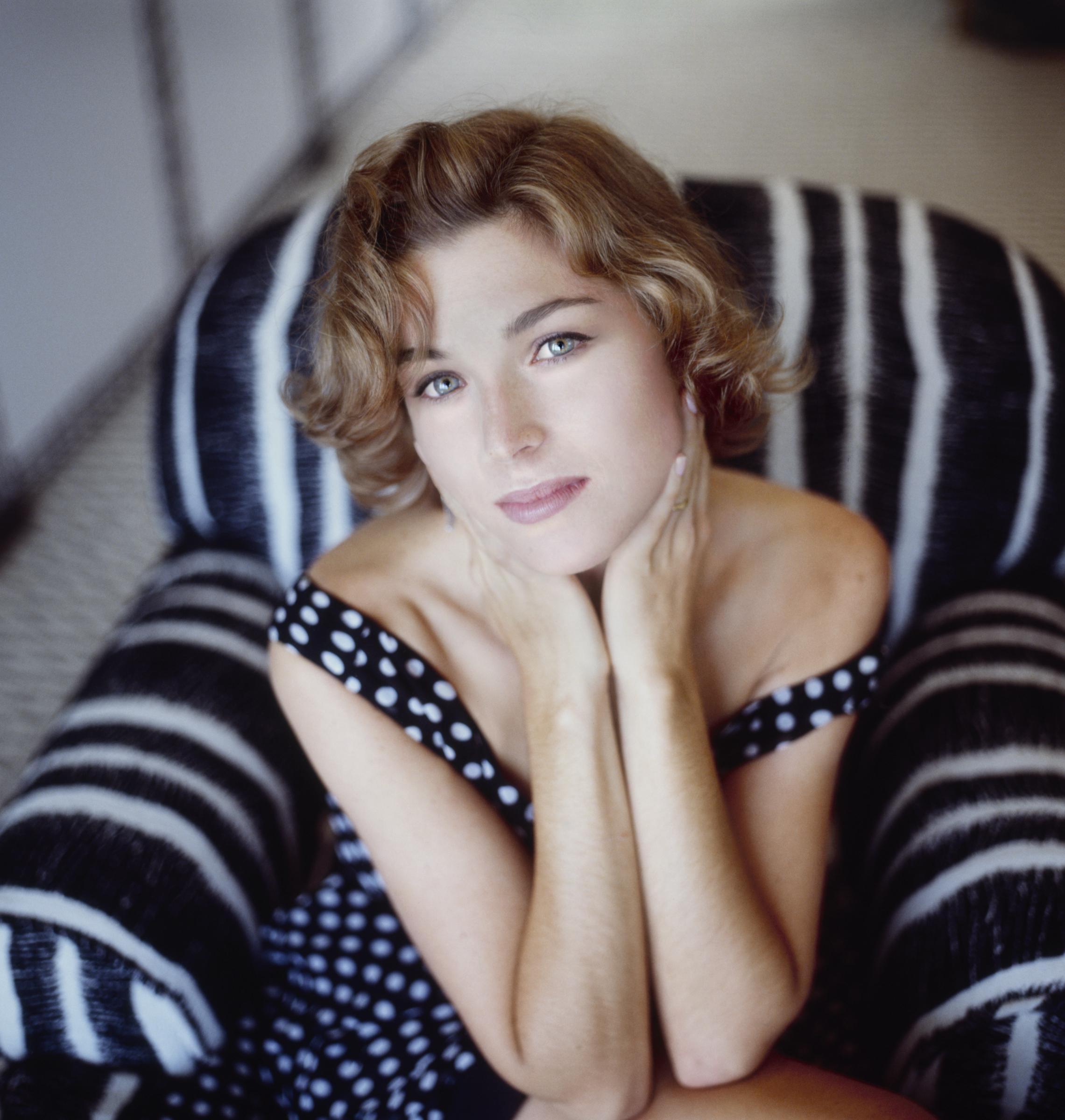 Un retrato de la celebridad en su casa de Malibú, California, en 1993 | Fuente: Getty Images