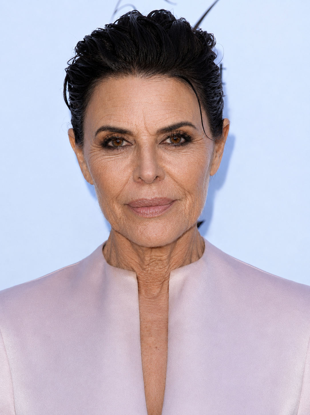 Así cree la IA que estaría Lisa Rinna sin cirugía estética. | Fuentes: ChatGPT y Gemini Pro