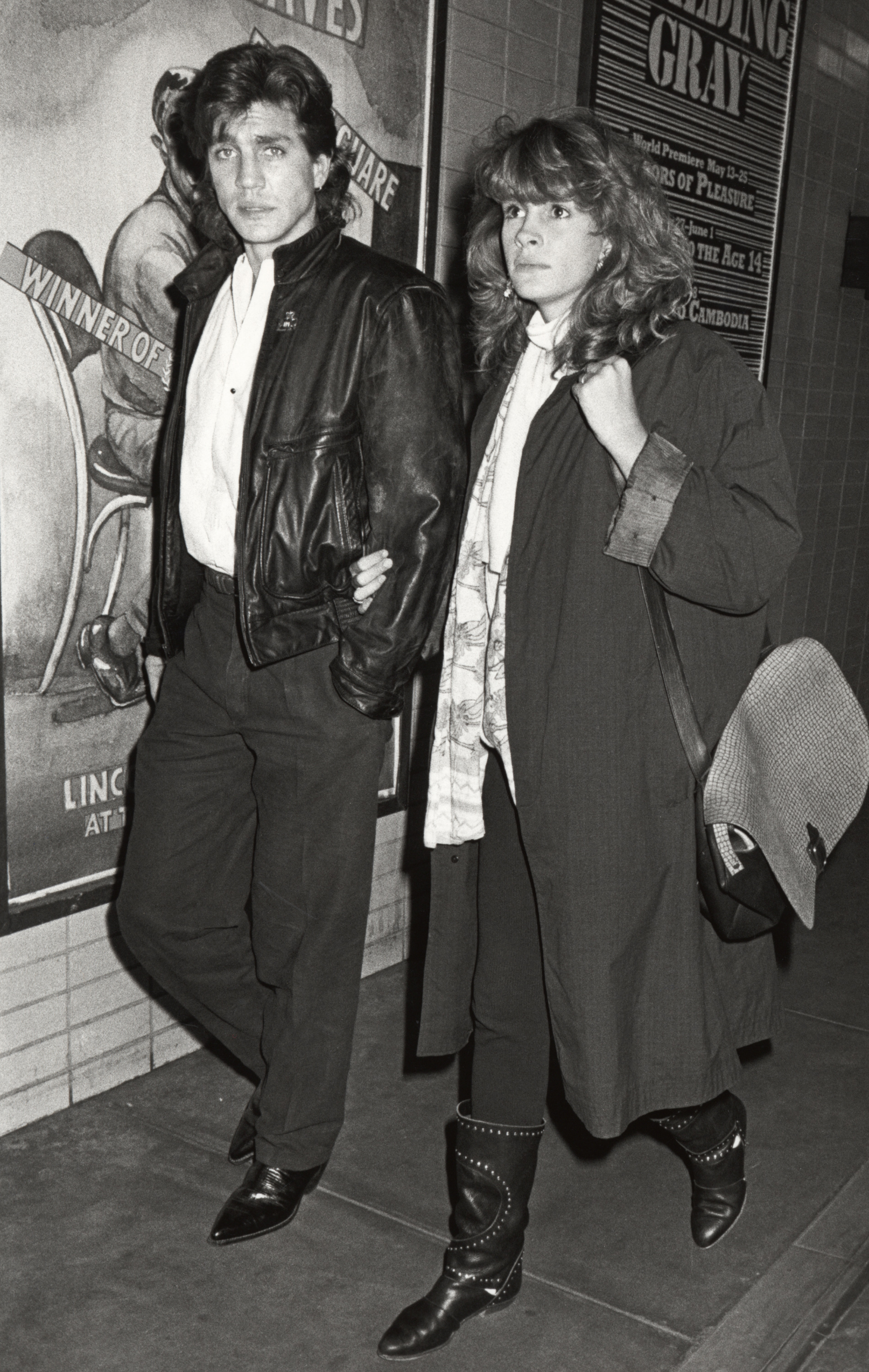 Eric y Julia Roberts en el estreno de "Steaming" en el Teatro Baronet de Nueva York, el 27 de agosto de 1986 | Fuente: Getty Images