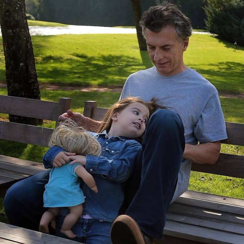 Mauricio Macri compartiendo junto a su hija Antonia durante su niñez | Fuente: Instagram/mauriciomacri