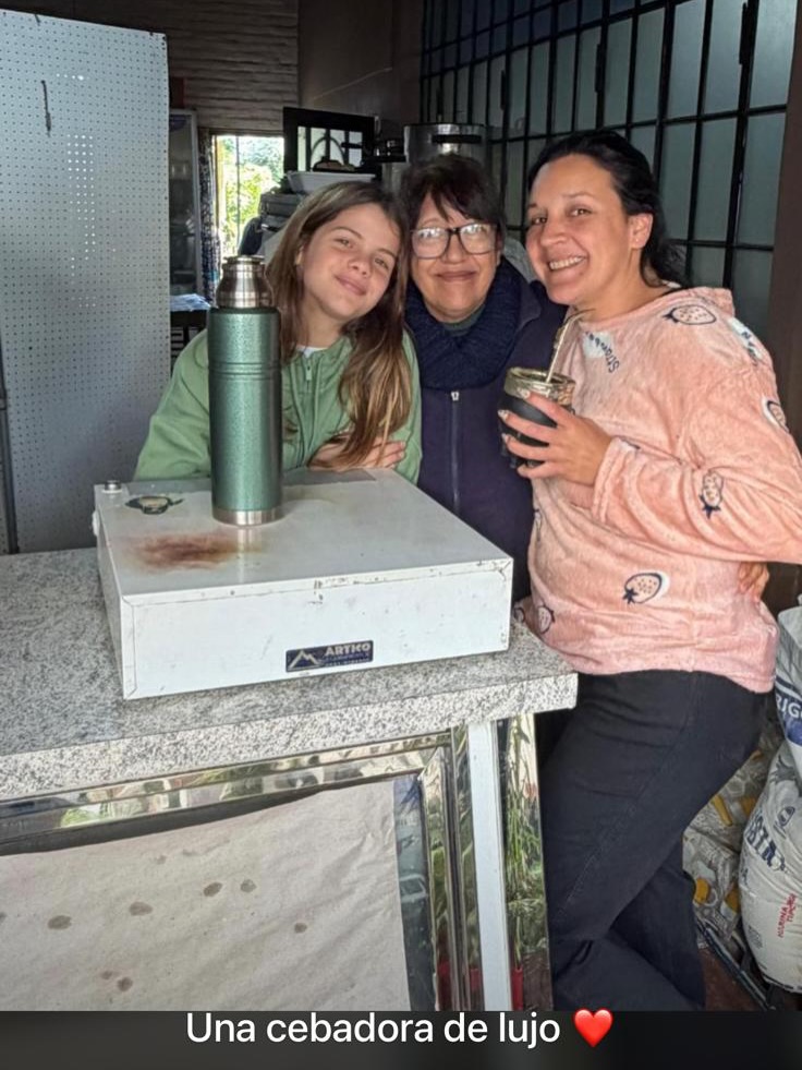 Francesca Icardi junto a su familia paterna | Fuente: Instagram/naiaravecchio