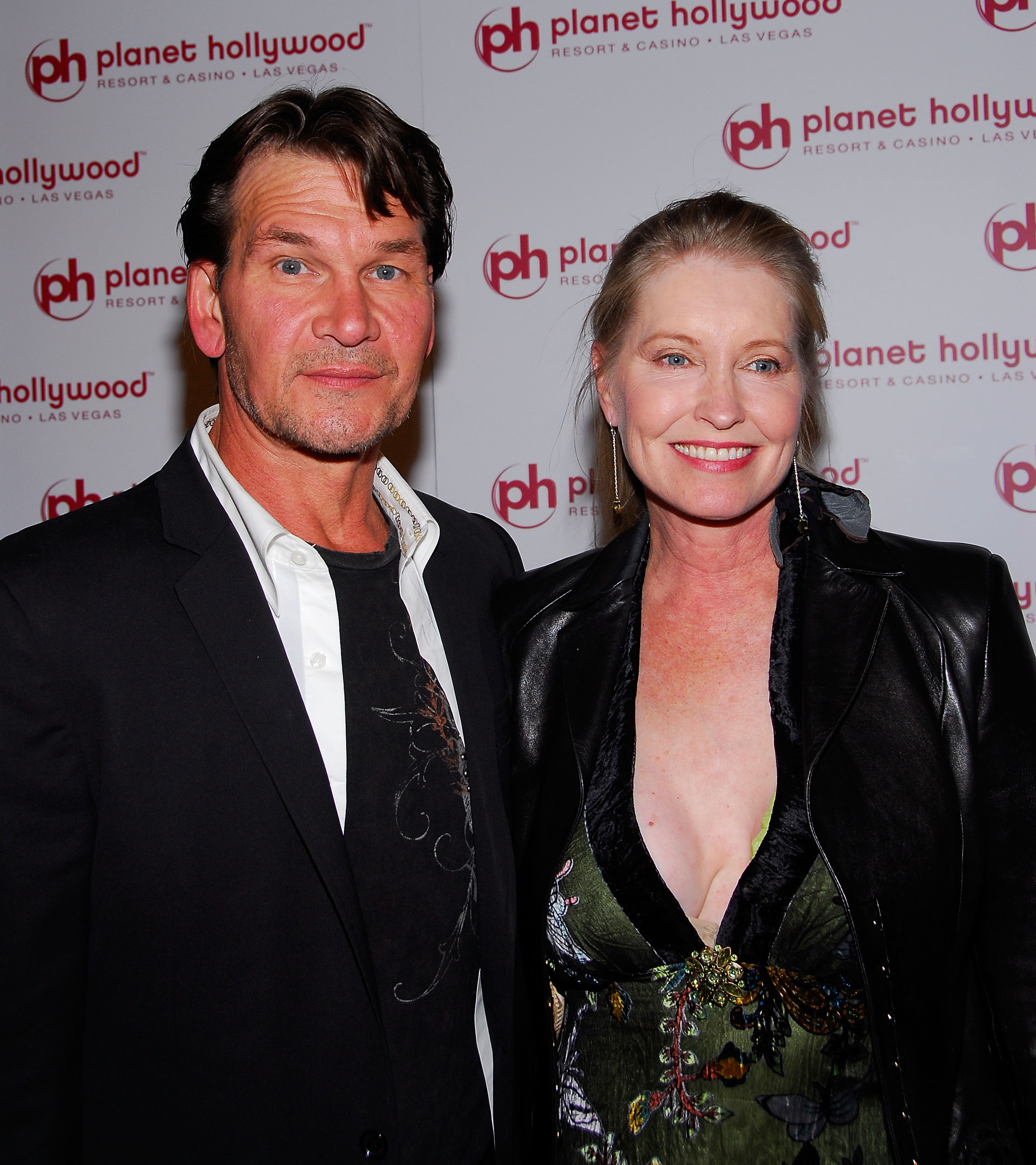 Patrick Swayze y Lisa Niemi en la actuación de Jon Stewart en el Gran Fin de Semana de Inauguración del Planet Hollywood Resort & Casino el 16 de noviembre de 2007, en Las Vegas, Nevada | Fuente: Getty Images