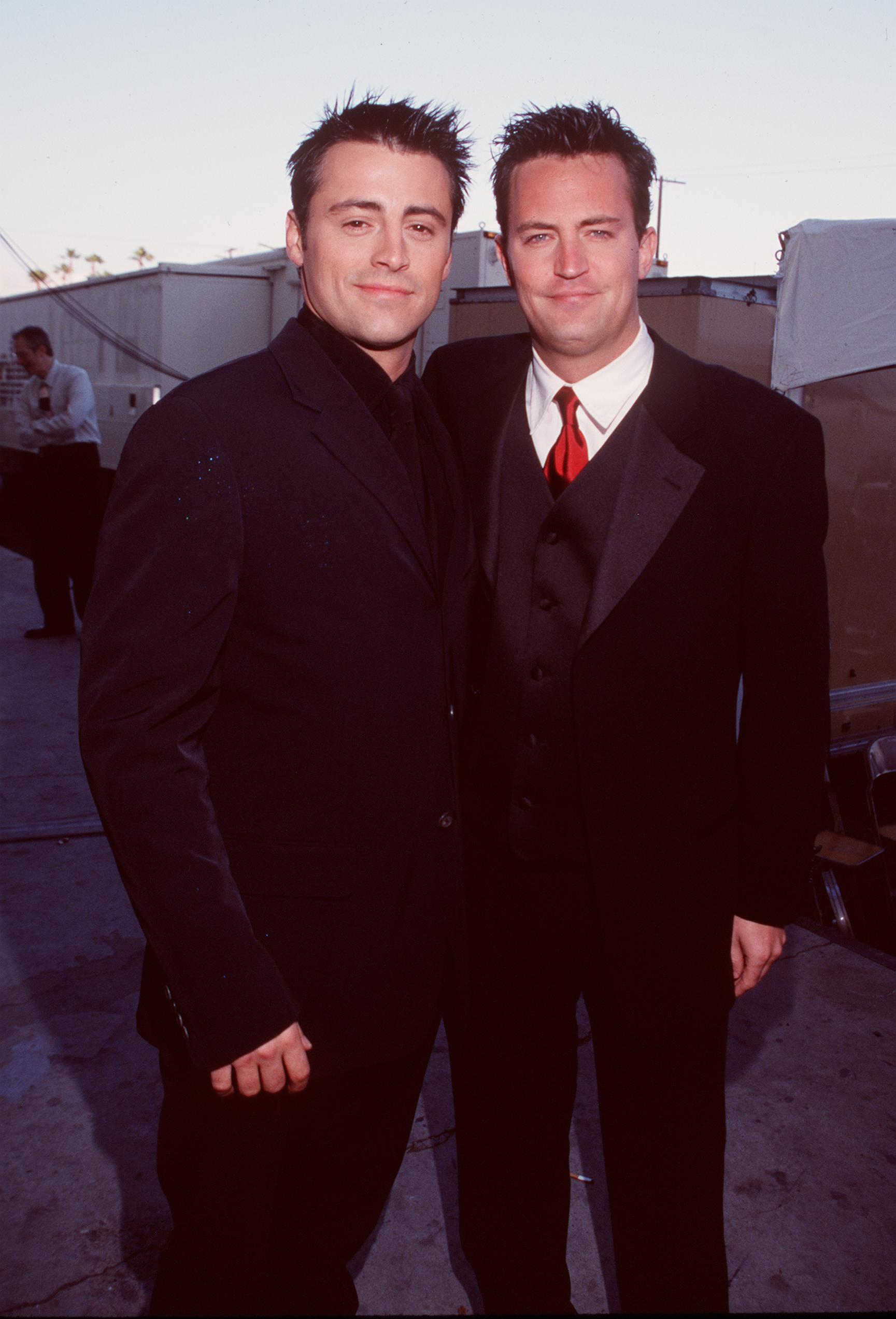 Matt LeBlanc y Matthew Perry en la 5ª edición de los Premios Anuales del Sindicato de Actores en Los Ángeles, California, el 7 de marzo de 1999 | Foto: Getty Images