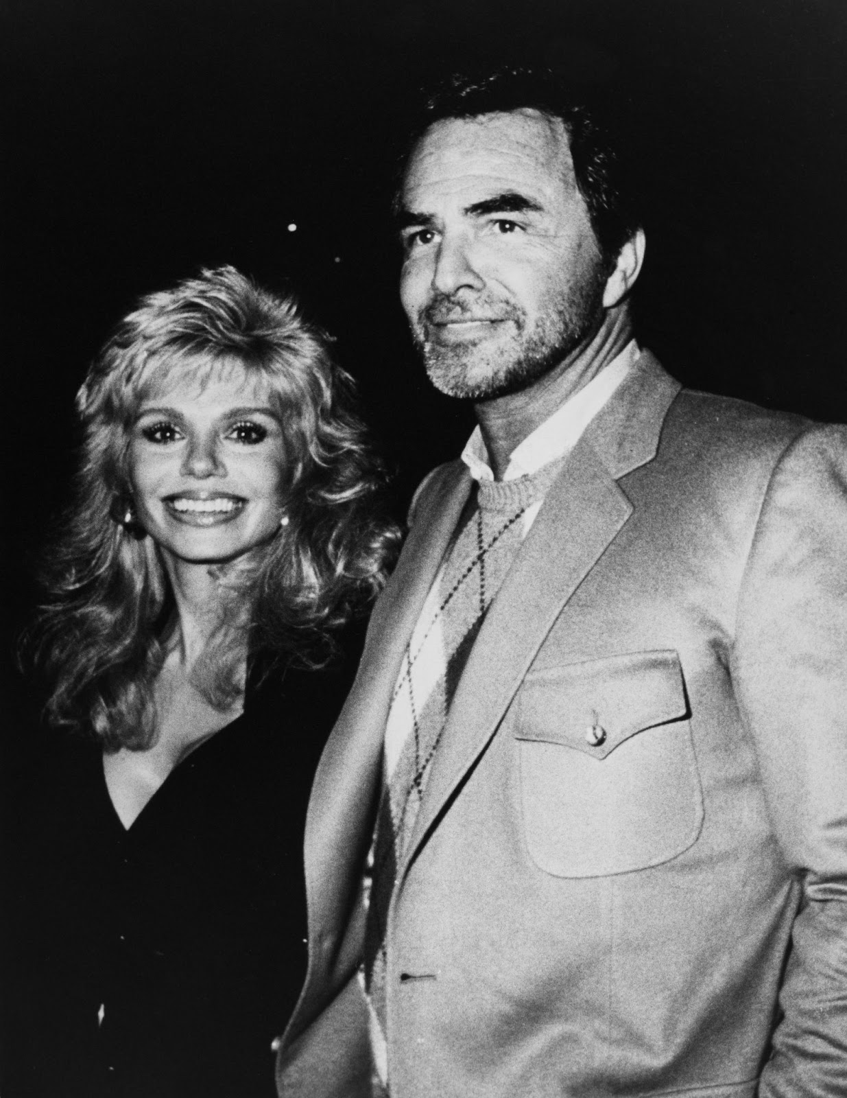 La famosa actriz y Burt Reynolds en el estreno de "Gorilas en la niebla" el 19 de septiembre de 1988, en Los Ángeles, California. | Fuente: Getty Images