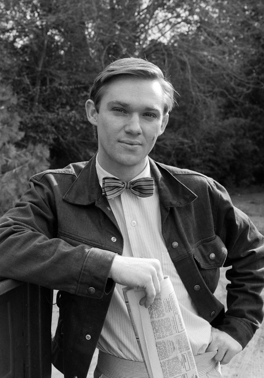 Richard Thomas como John-Boy Walton en el plató de "The Waltons" en 1977 | Fuente: Getty Images