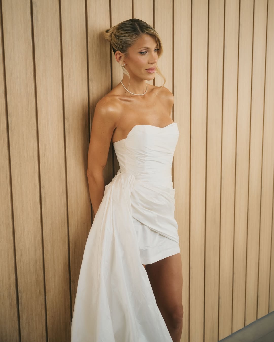 Candela Ruggeri mostrando el vestido de novia elegido para su boda con Nicolás Maccari | Fuente: Instagram/caleruggeri