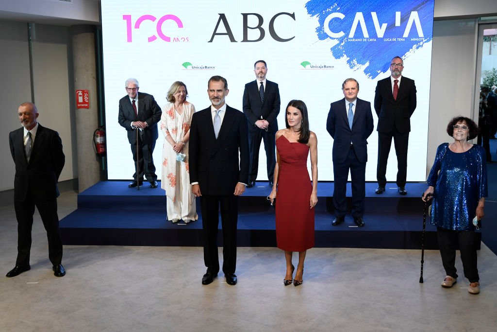 El rey Felipe de España y la reina Letizia asisten a una cena en honor de los premios 'Mariano de Cavia', 'Mingote' y 'Luca de Tena' el 13 de julio de 2020 en Madrid, España. I Foto: Getty Images.