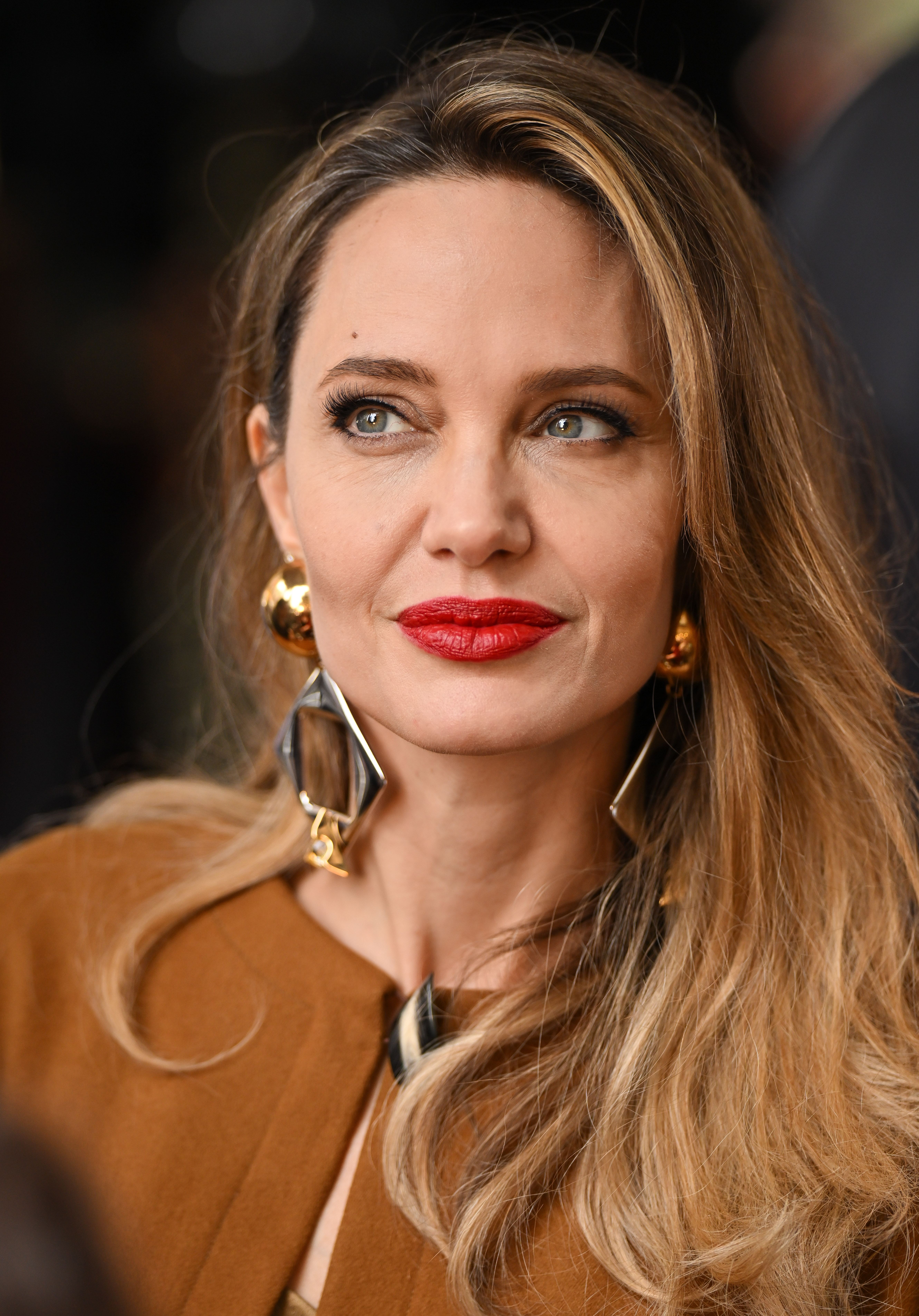 Angelina Jolie asiste al estreno de "The Outsiders" en el teatro Bernard B. Jacobs el 11 de abril de 2024 en Nueva York. | Fuente: Getty Images