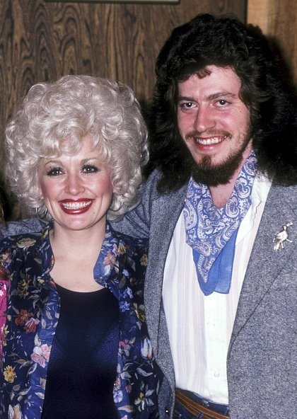 Dolly Parton y Floyd Parton en Bearsville Studios en North Hollywood, California, el 15 de enero de 1981. | Foto: Getty Images