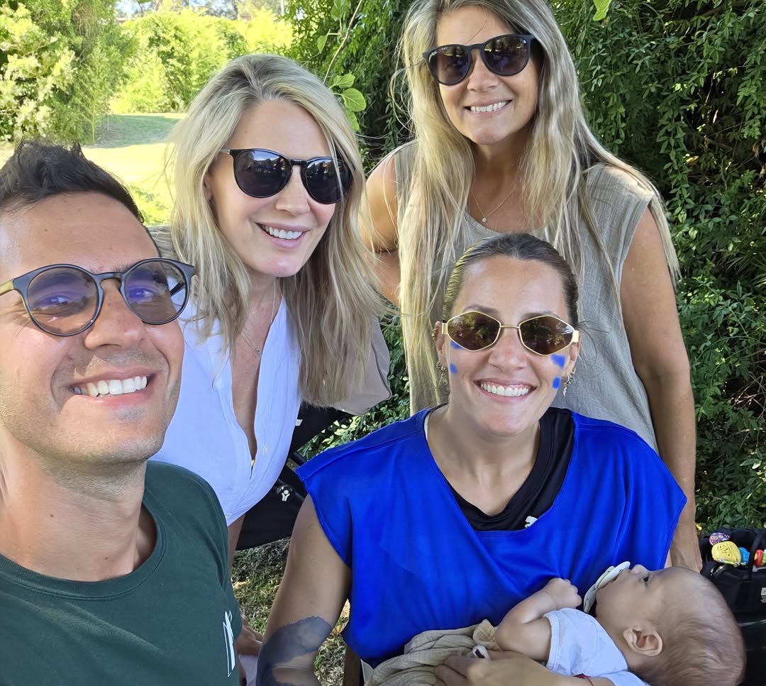 Rocío Marengo rodeada de amigos en el rompehielos de Emily Lucius | Fuente: Instagram/marengorocio