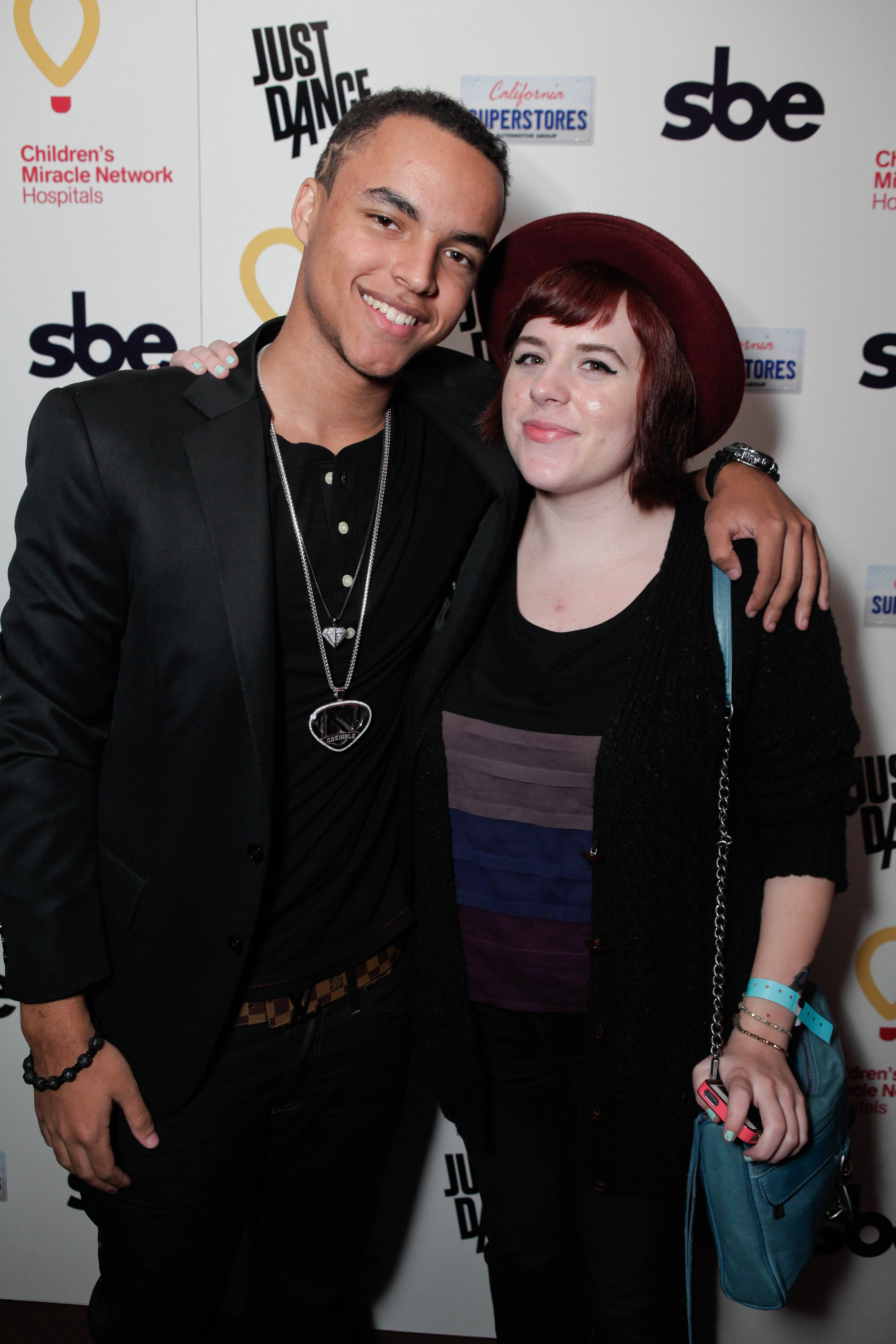 Connor y Bella Cruise en la fiesta del 17 cumpleaños de Connor a beneficio de Children's Miracle Network Hospitals en Los Ángeles, California, el 18 de enero de 2012. | Fuente: Getty Images