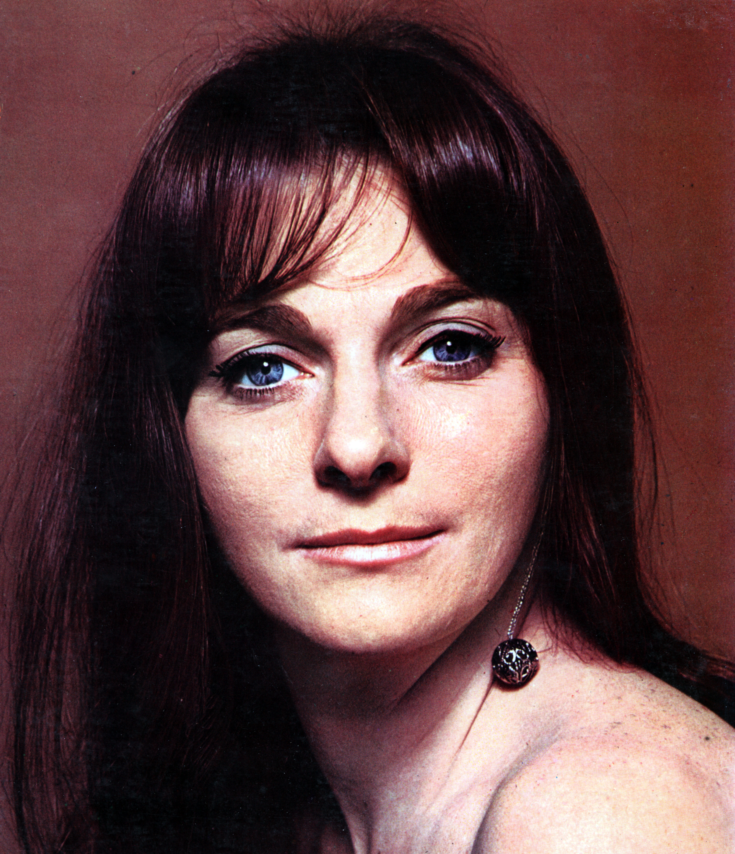 La cantante posando para un retrato en los años 60 | Fuente: Getty Images