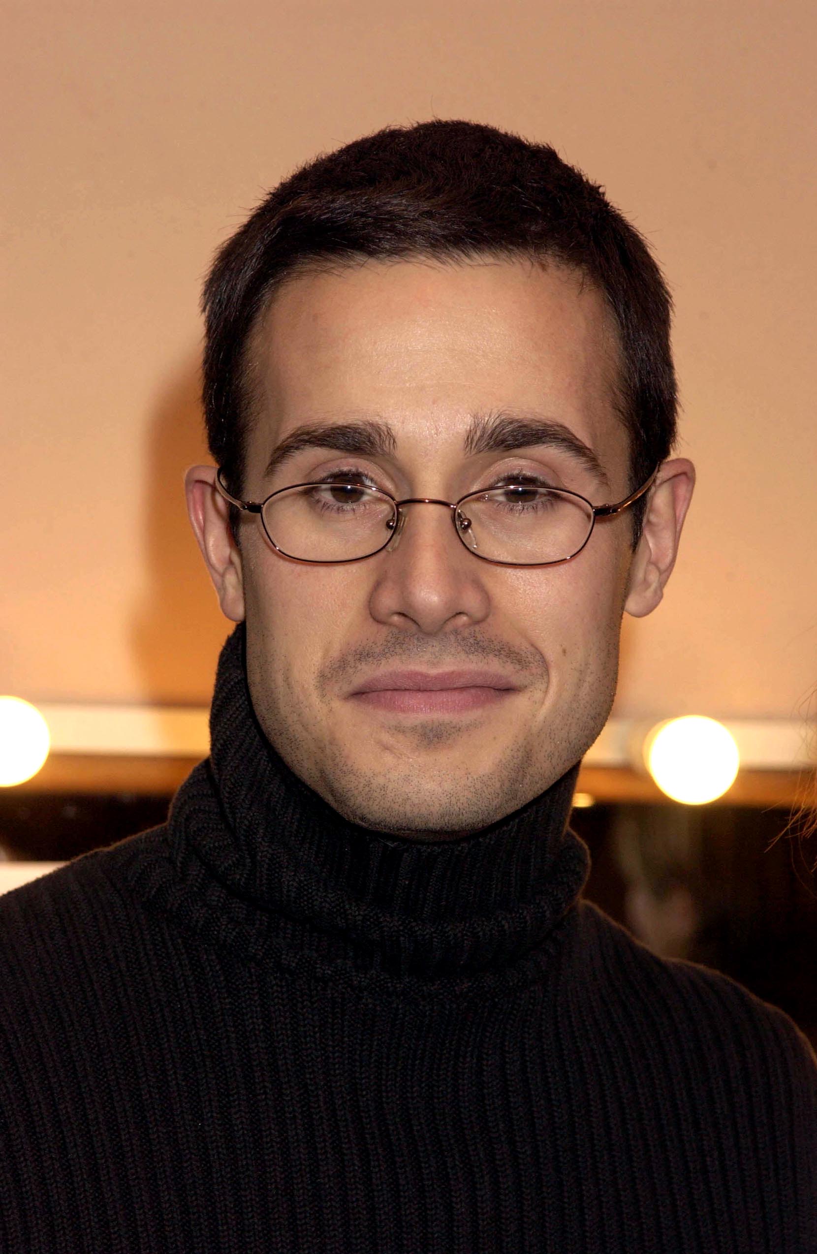 Freddie Prinze Jr. como nuevo miembro del reparto de la obra "This Is Our Youth" el 23 de enero de 2003, en Londres, Inglaterra. | Fuente: Getty Images