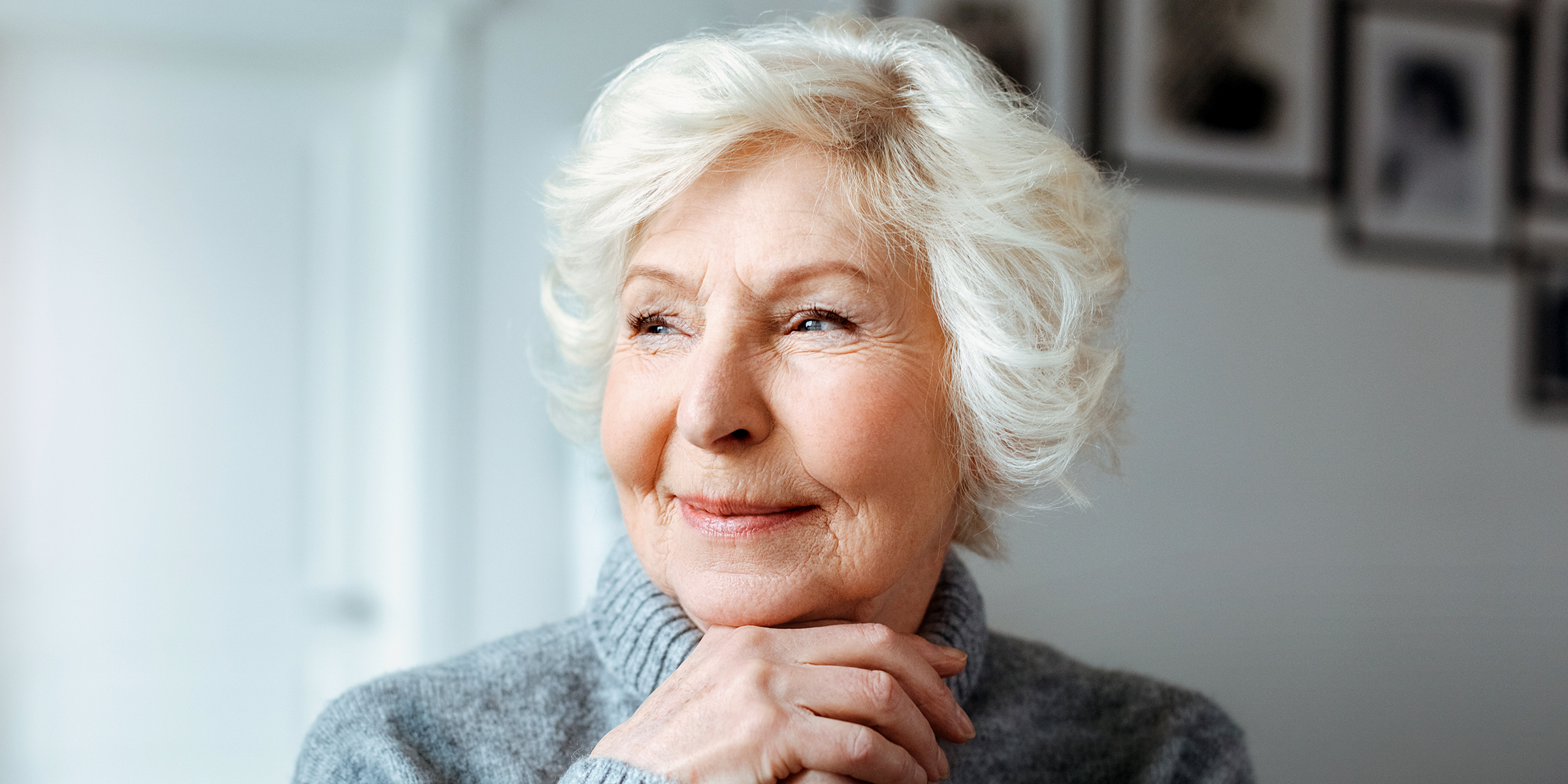 Una anciana sonriente | Fuente: Shutterstock