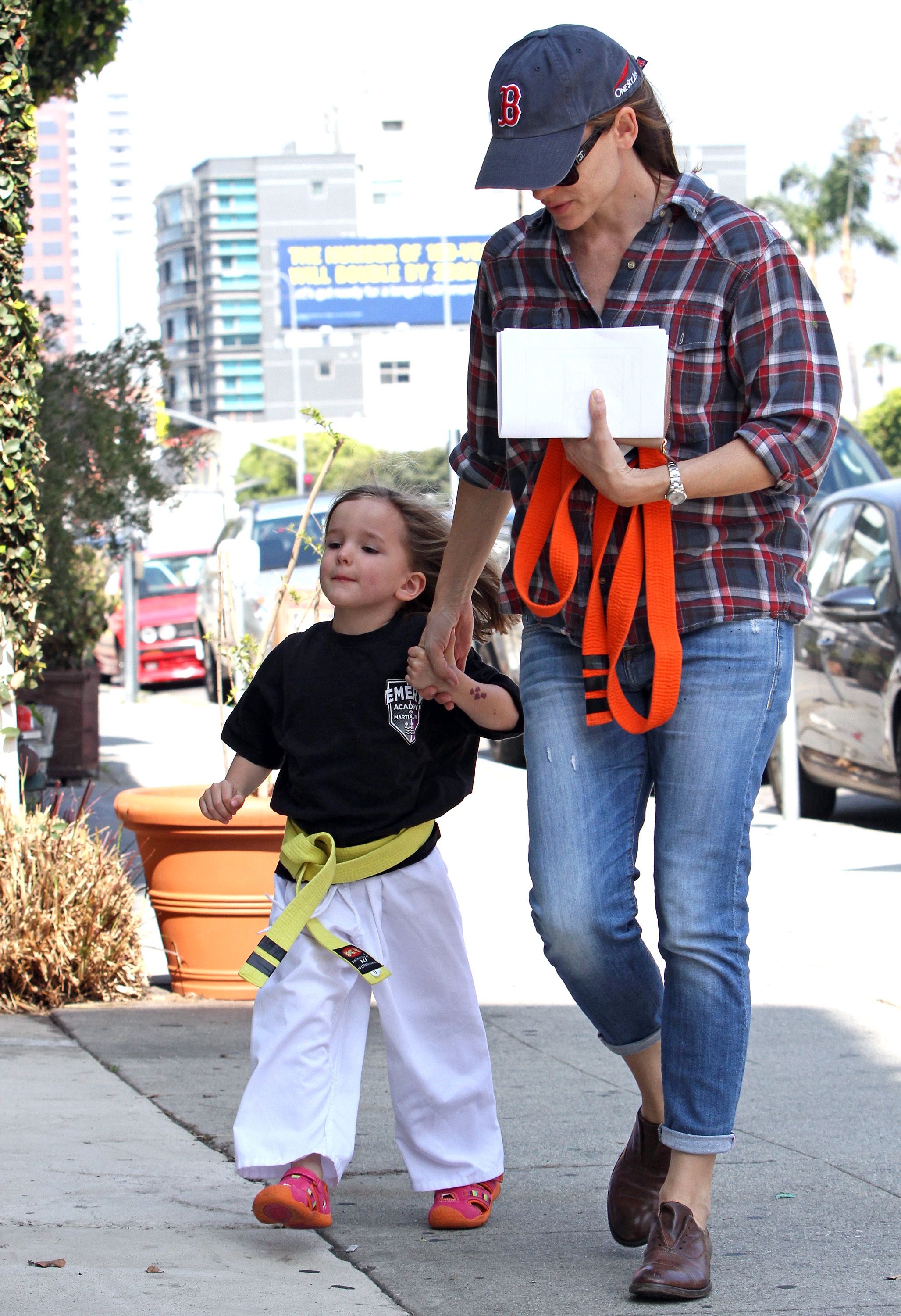 Fin Affleck y Jennifer Garner fotografiados en Los Ángeles, California, el 5 de abril de 2013 | Fuente: Getty Images