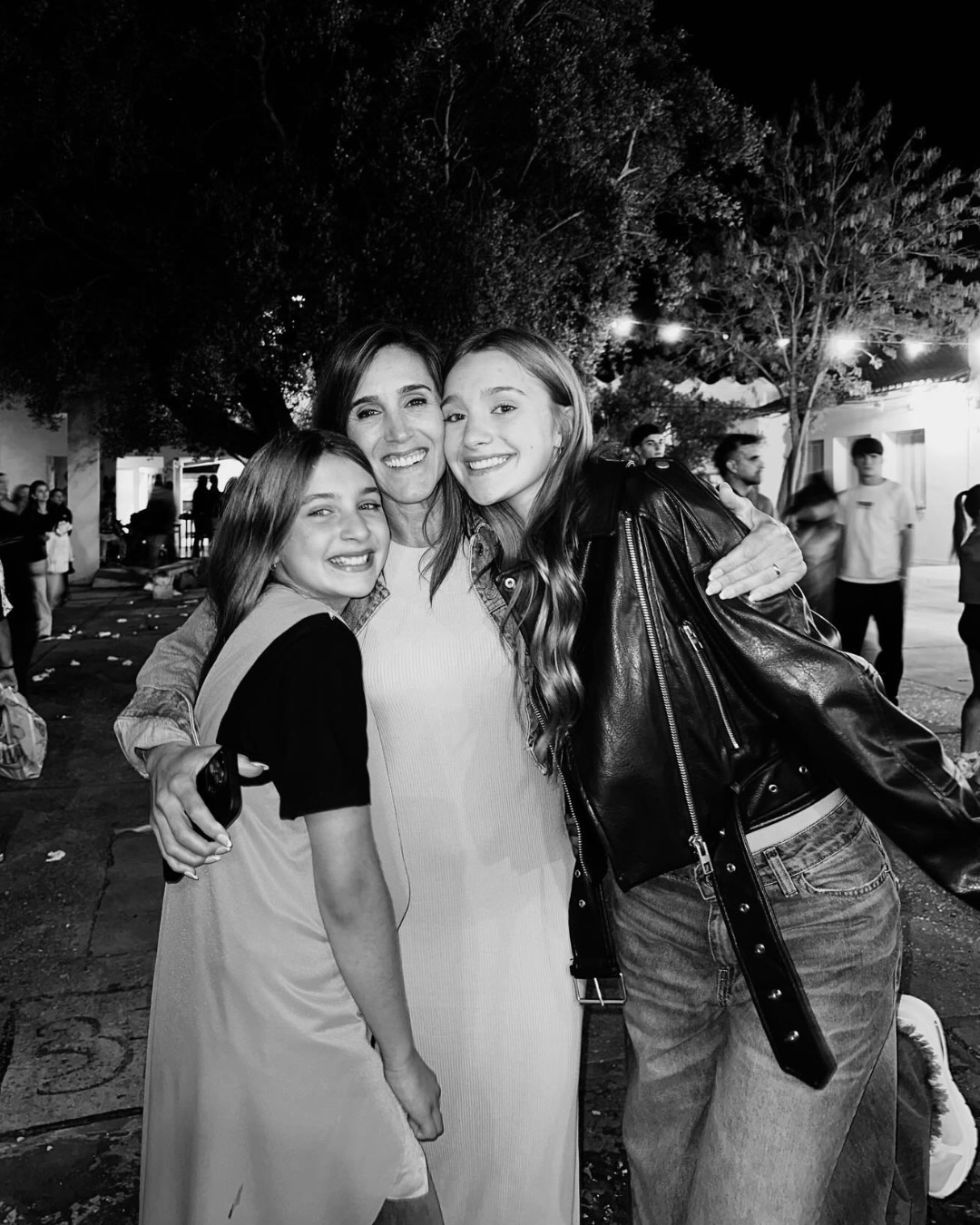 Soledad Pastorutti junto a sus hijas, Antonia y Regina | Fuente: Instagram/sole_pastorutti