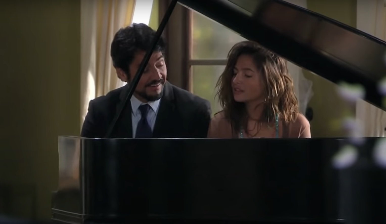 Gabriel Porras y Brenda Asnicar en 'Corazón Valiente'. | Foto: YouTube/Telemundo Novelas