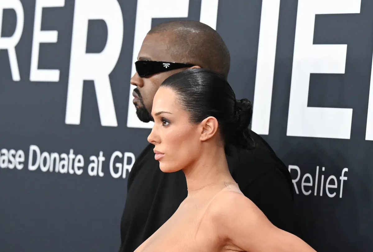 Kanye West y Bianca Censori el 2 de febrero de 2025 | Fuente: Getty Images