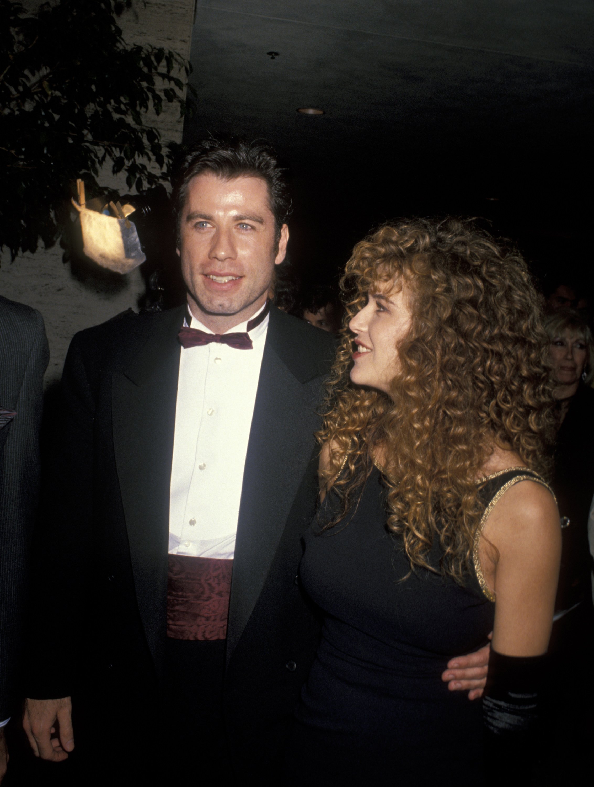 John Travolta y Kelly Preston en Los Ángeles en The Plitt Theatre, 1990. | Foto: Getty Images