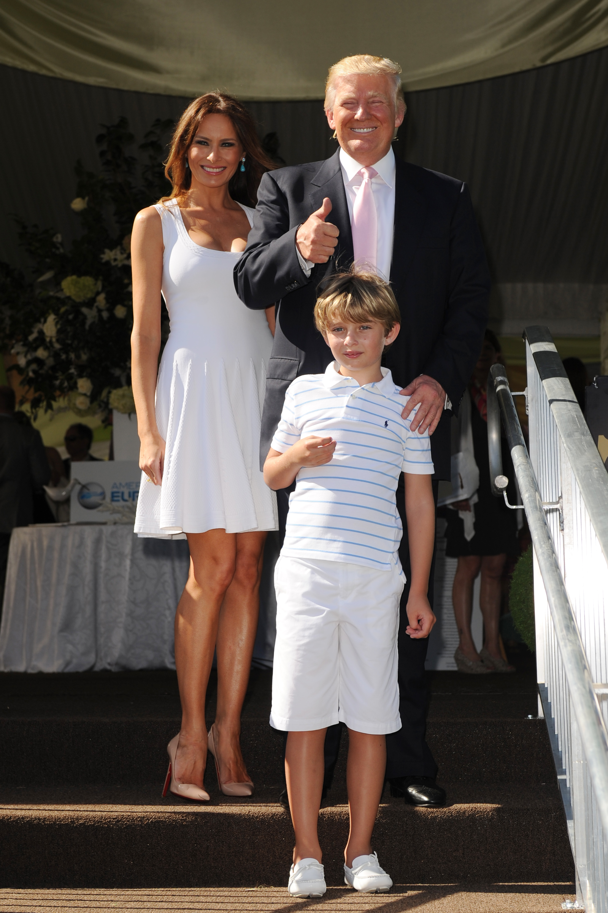 Donald, Melania y Barron Trump en el Trump Invitational Grand Prix en Mar-a-Lago el 6 de enero de 2013, en Palm Beach, Florida. | Fuente: Getty Images