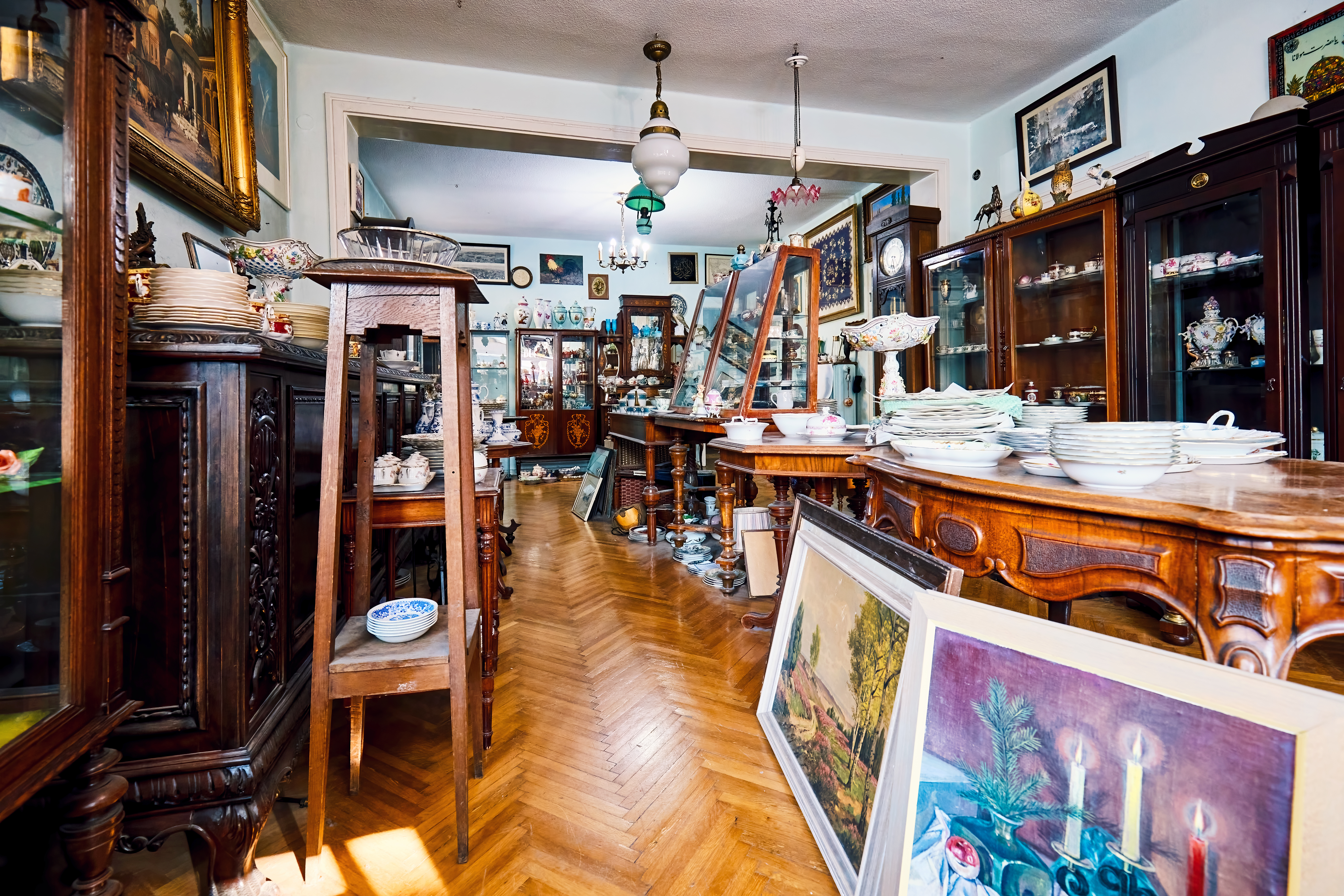 Una vieja tienda de antigüedades | Fuente: Shutterstock.com