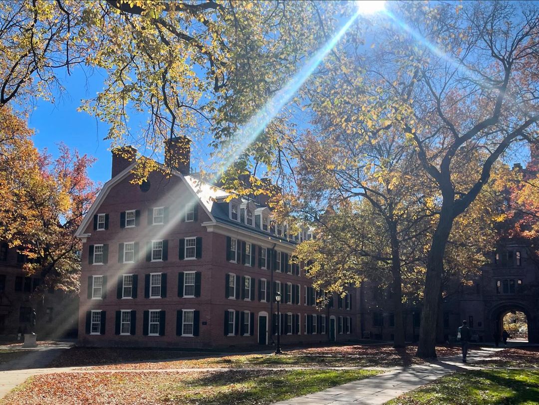 Imagen de la Universidad de Yale compartida por Lynda Lopez, de un post fechado el 4 de noviembre de 2024 | Fuente: Instagram/lyndalopez08/