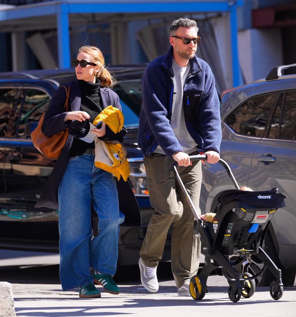 Lawrence ha dicho que prefiere mantener la vida de sus hijos en la intimidad, y ha explicado que, aunque no le cuesta hablar de sus propias experiencias como madre, las historias personales de ellos son cosa suya. | Fuente: Getty Images.