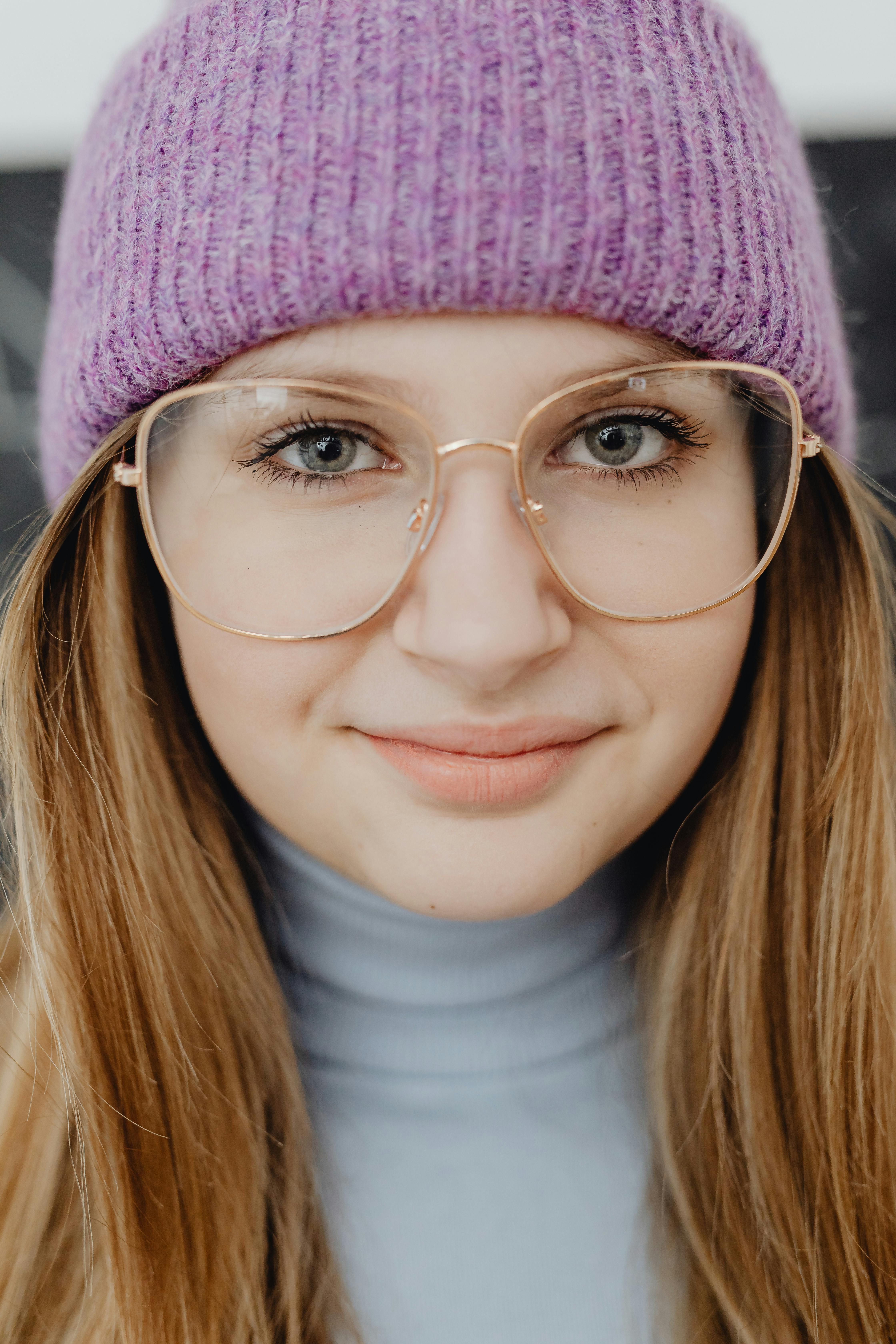 Una adolescente sonriente | Fuente: Pexels