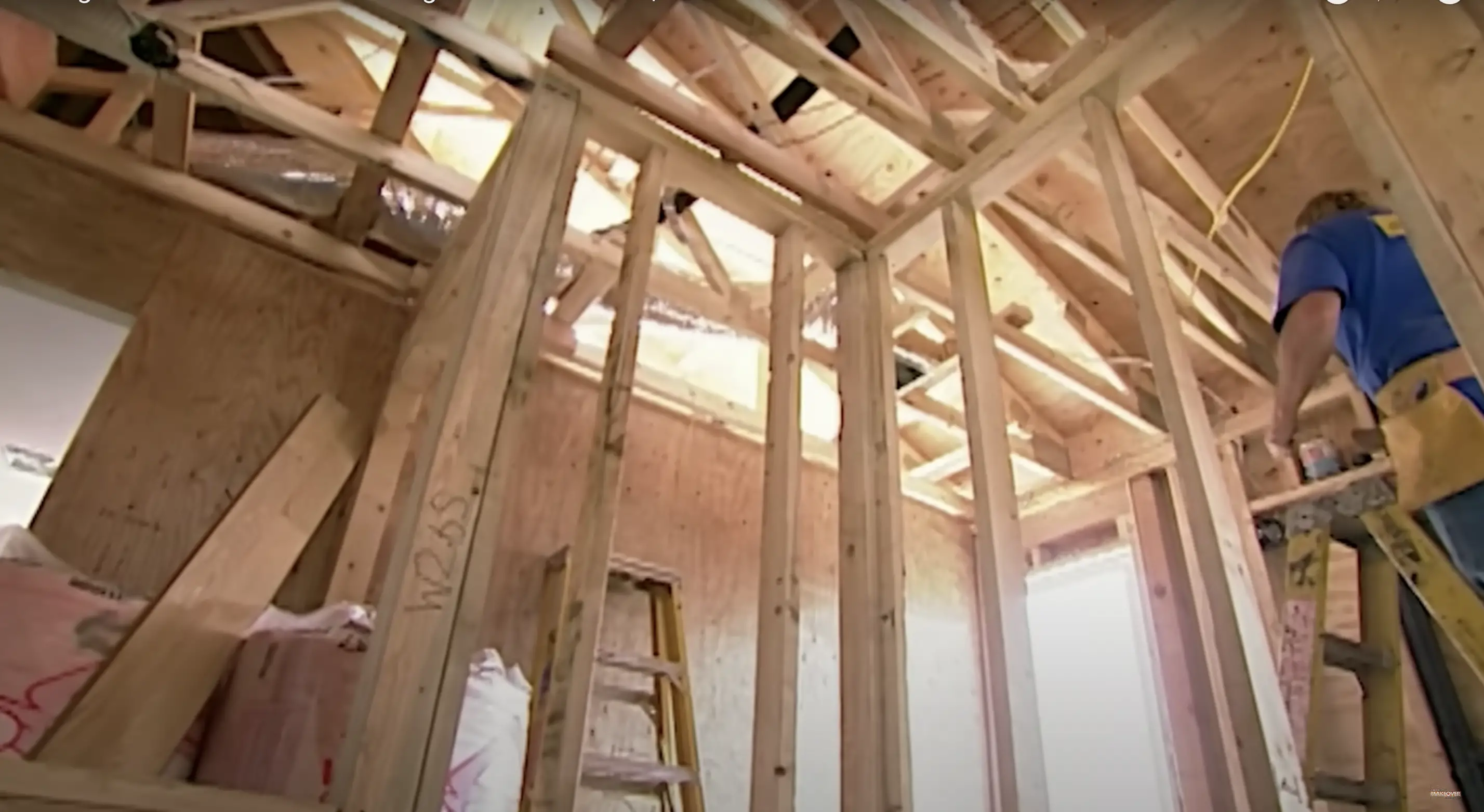 Construyendo la nueva casa de los Imbriani. | Foto: youtube.com/ExtremeMakeoverHomeEdition