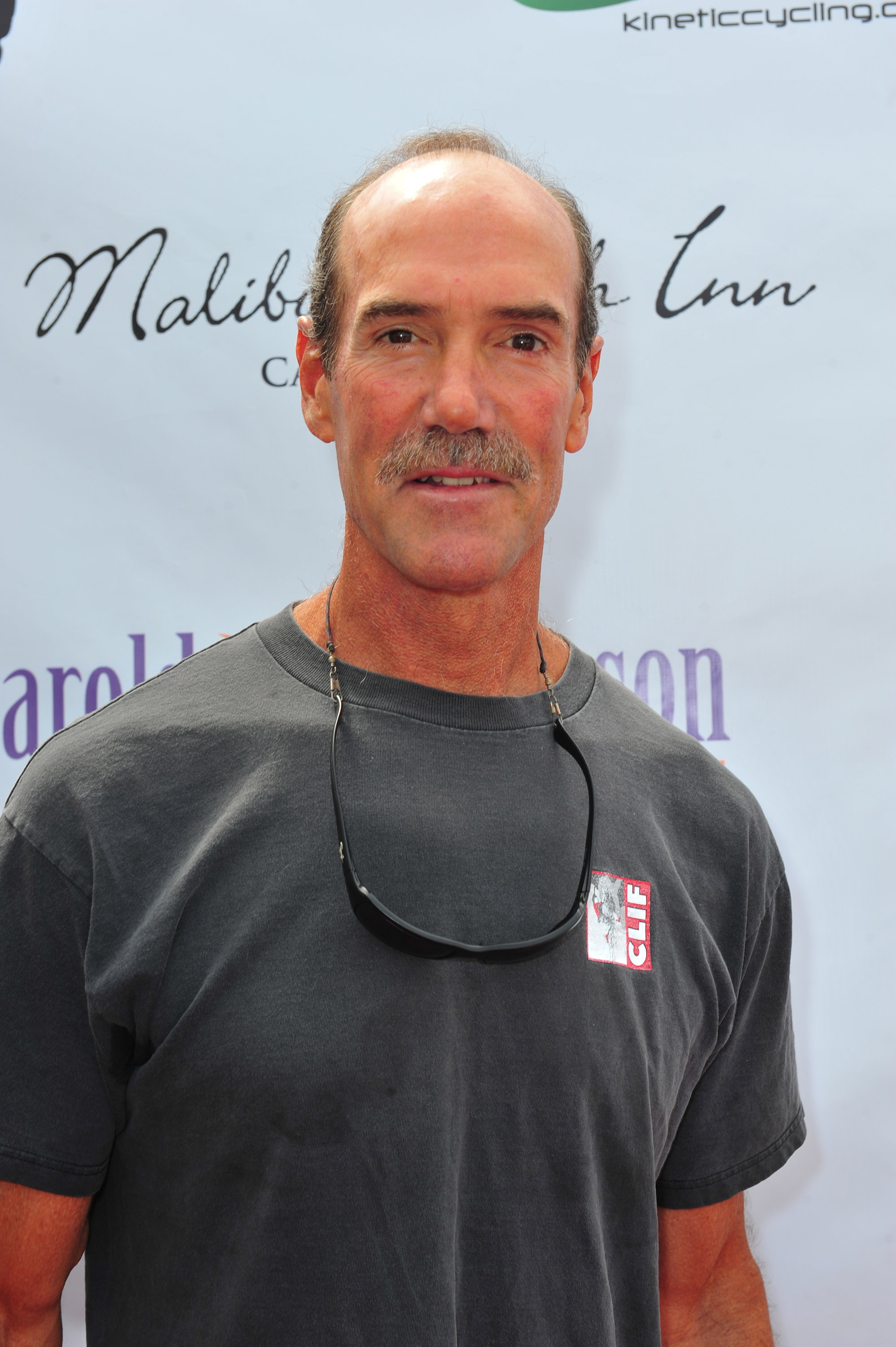 Mike Newman en el evento benéfico Pedal On The Pier el 5 de junio de 2011, en Santa Mónica, California. | Fuente: Getty Images