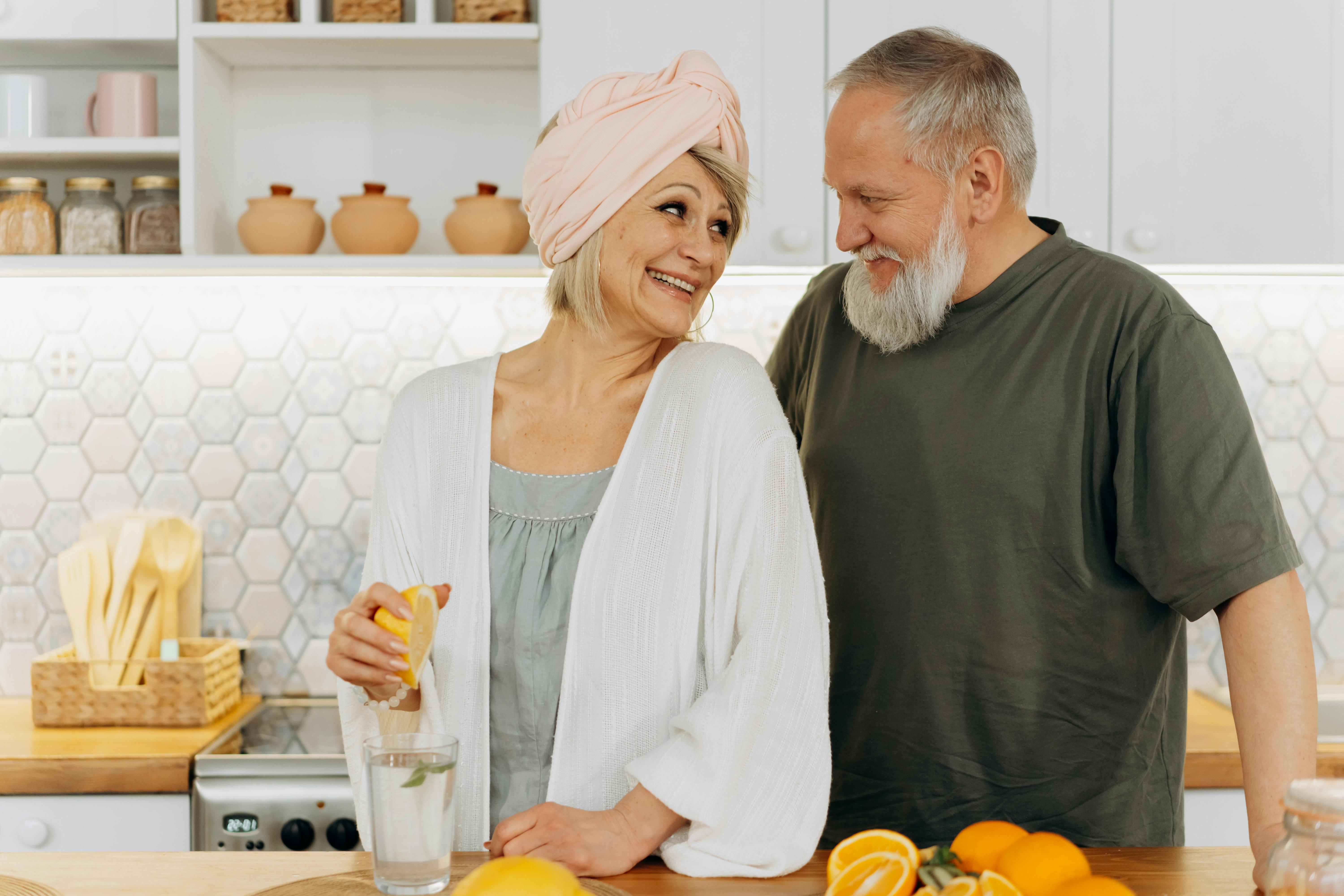 Una pareja mirándose | Fuente: Pexels